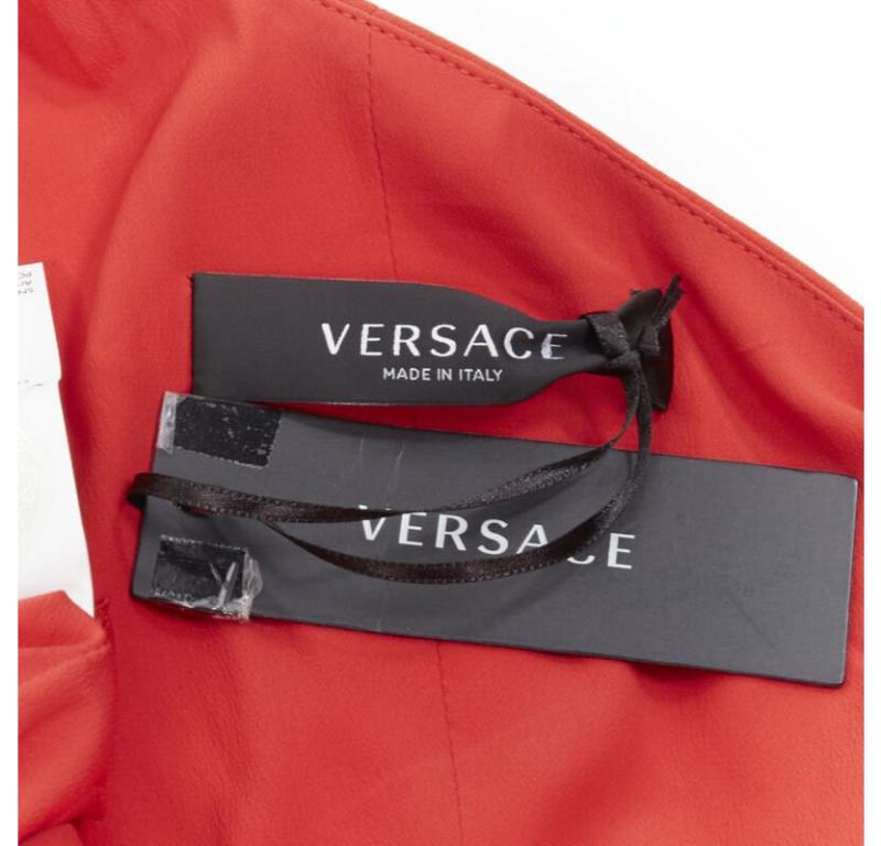 VERSACE 100% silk red gold Virtus V clasp one shoulder gown dress IT38 XS For Sale 3