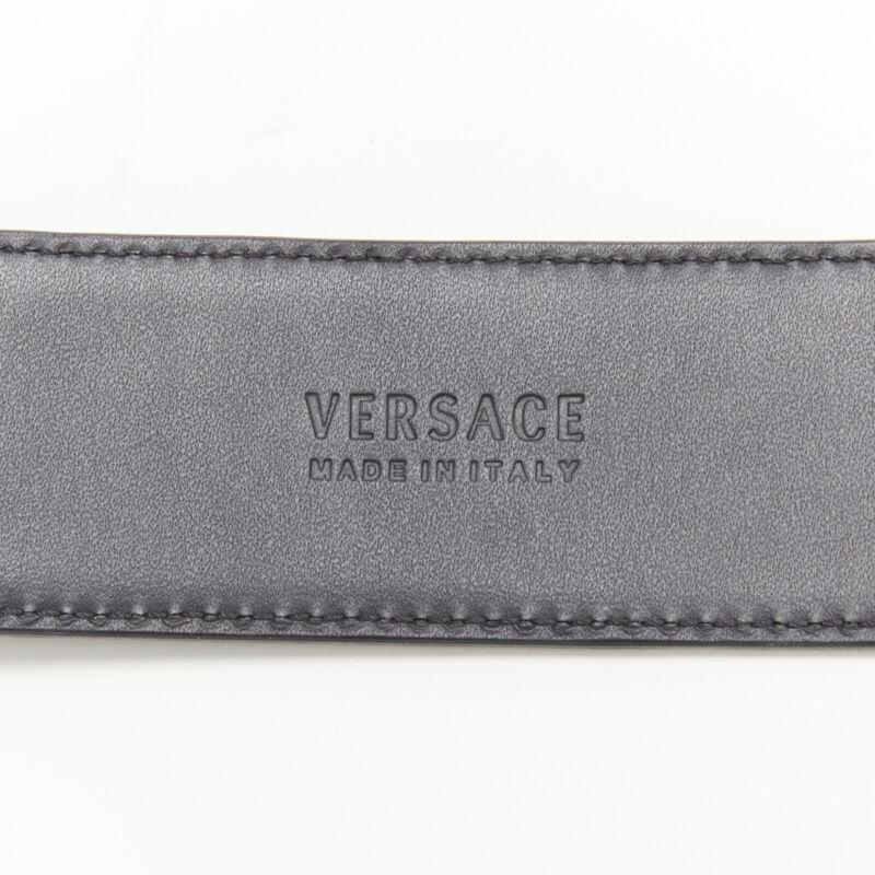 VERSACE $1200 La Medusa hebilla de oro cinturón de cuero escamado negro 105cm 40-44