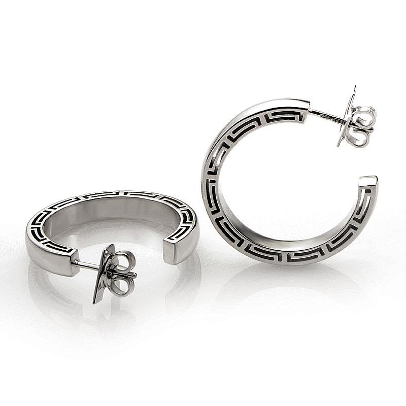 This splendid pair of hoop earrings is absolutely perfect for a lady that’s looking for earrings that are characterized by a stunningly sophisticated design and an endearingly refined décor. The earrings are presented by Versace and offer the classy