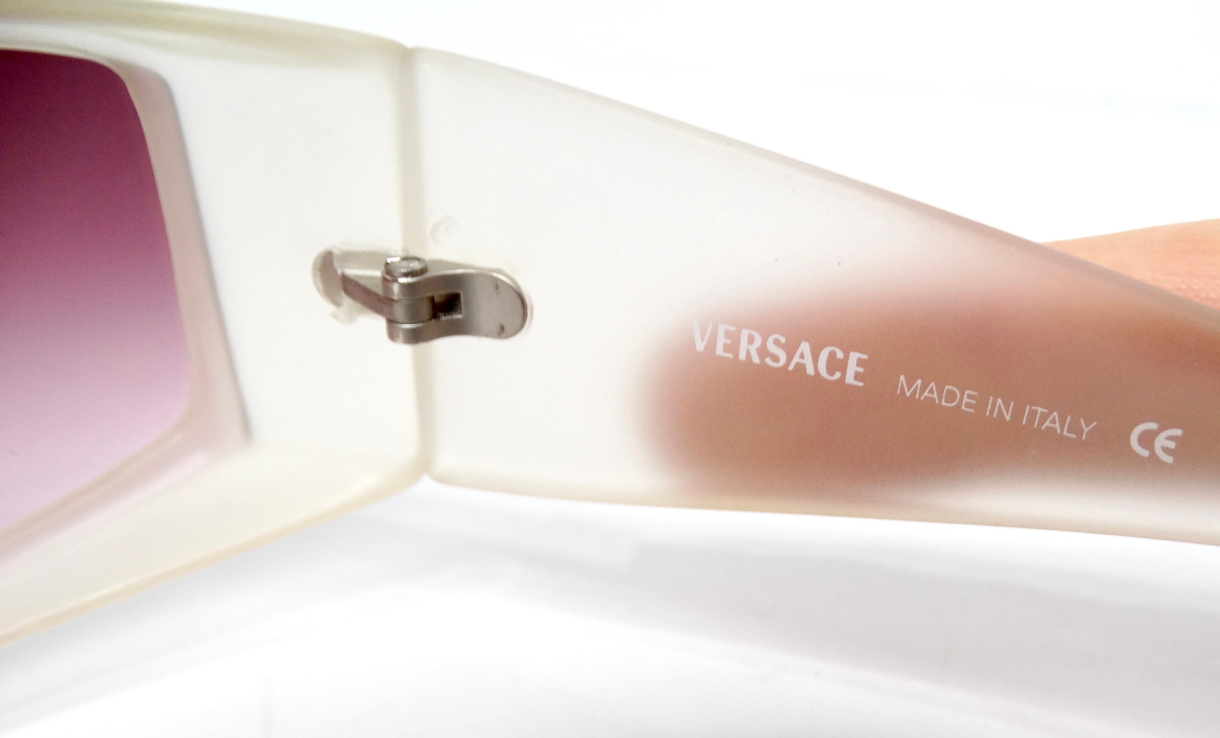 Occhiali da sole Versace anni '90 con lenti colorate e acriliche in vendita 2
