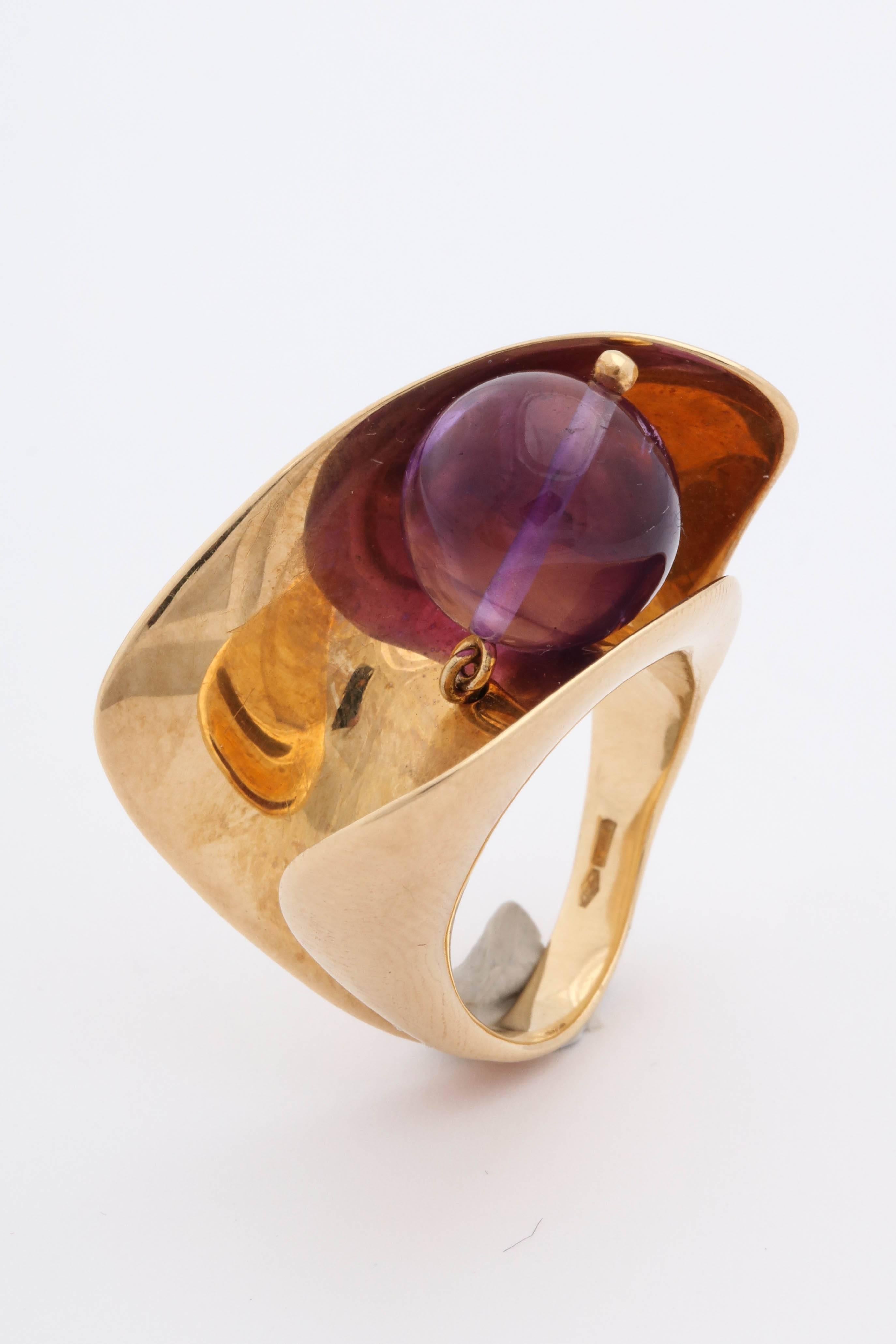 Versace 1990s Sculptural Wave Motif Swivel Amethyst Bead Gold Cocktail Ring 5