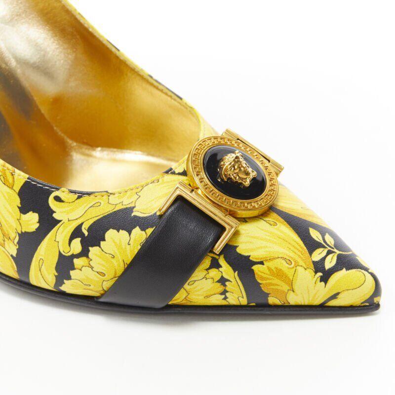 VERSACE 1992 Tribute Baroque Hibiscus barocco Medusa leather pump EU36.5 For Sale 3