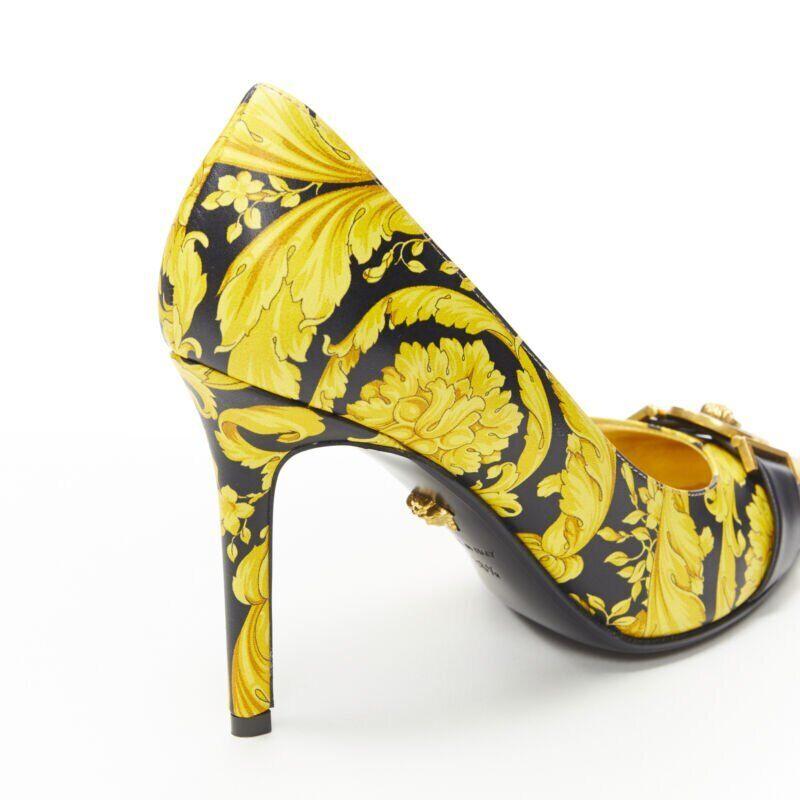 VERSACE 1992 Tribute Baroque Hibiscus barocco Medusa leather pump EU36.5 For Sale 4