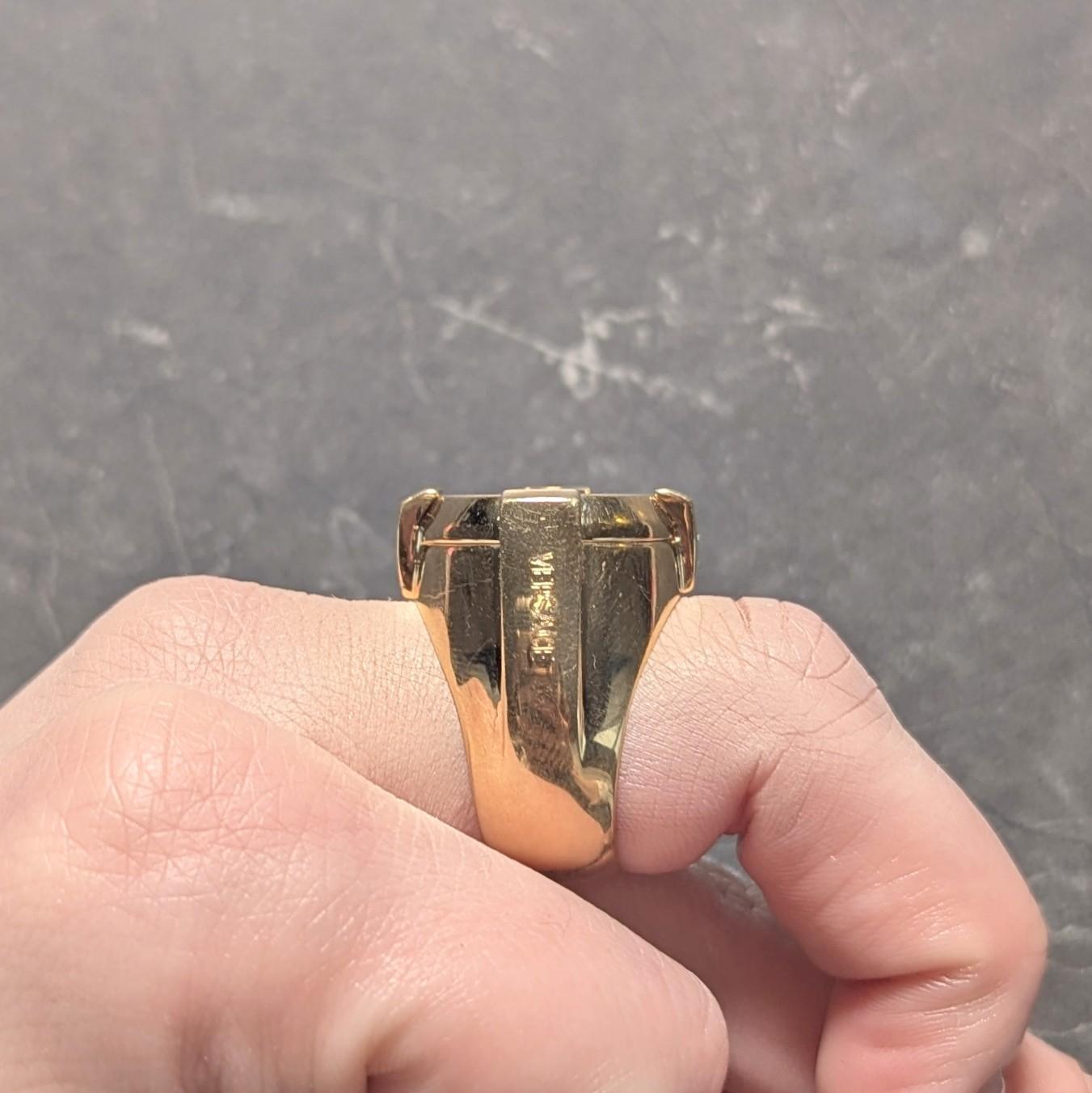 Versace 2000's 18 Karat Yellow Gold Unisex Tablet Signet Ring For Sale 6