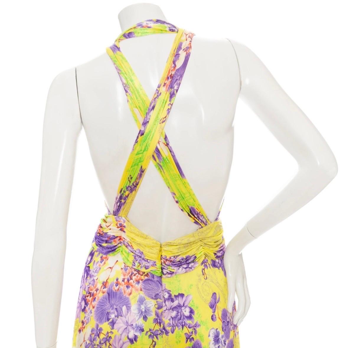 Versace 2004 Yellow Slinky Floral-Print Halter Dress (Robe dos nu à imprimé floral) en vente 1