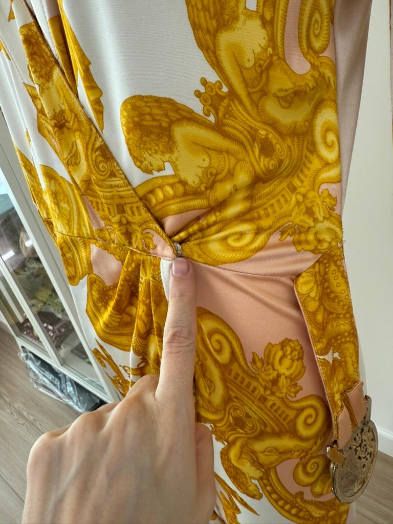 VERSACE 2005 Vintage Runway Barockes Wickelkleid mit Gürtel Damen im Angebot