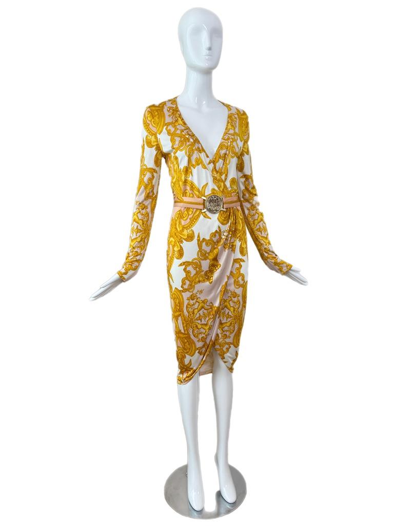 VERSACE 2005 Vintage Runway Barockes Wickelkleid mit Gürtel im Angebot 3