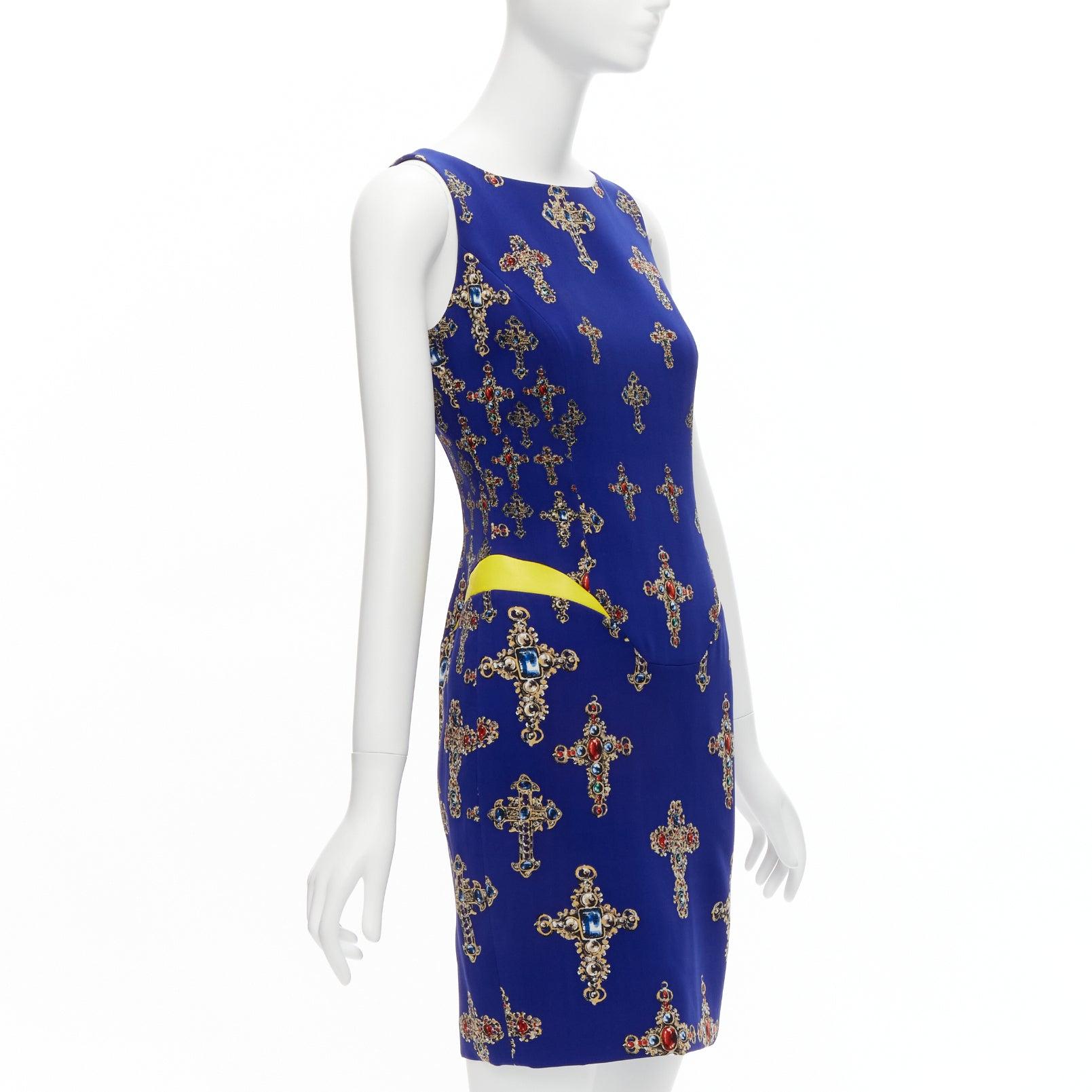 VERSACE 2012 royal blue Byzantine Cross print yellow leather waist shift dress In Good Condition For Sale In Hong Kong, NT