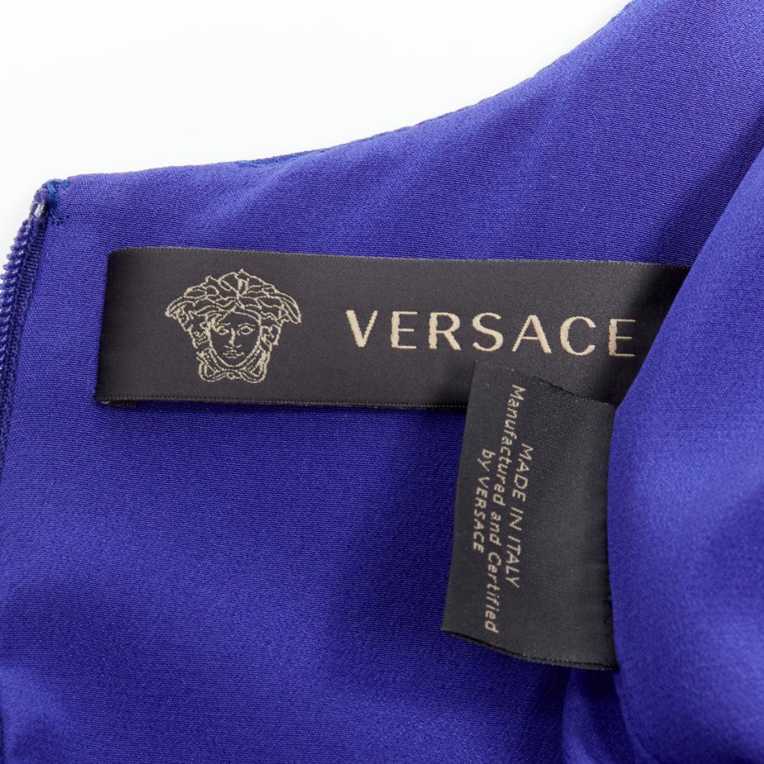 VERSACE 2012 royal blue Byzantine Cross print yellow leather waist shift dress For Sale 4