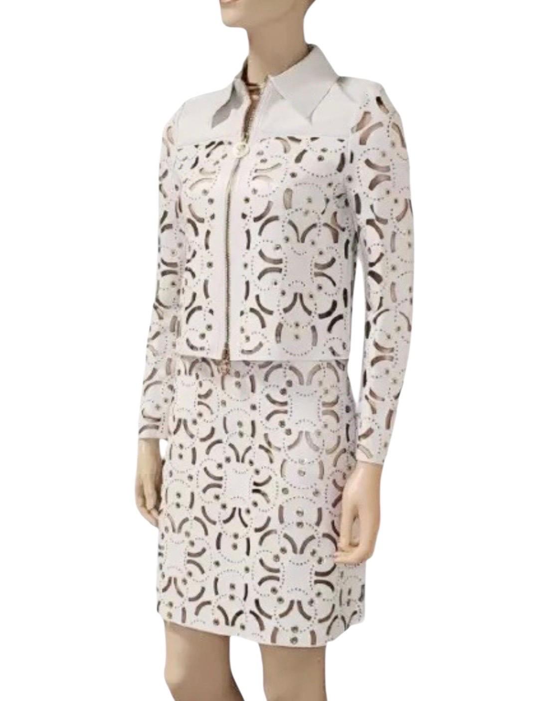 Versace 2012 Pasarela Corte Láser Falda de Cuero Blanco Perlado Traje en Bueno estado para la venta en Montgomery, TX