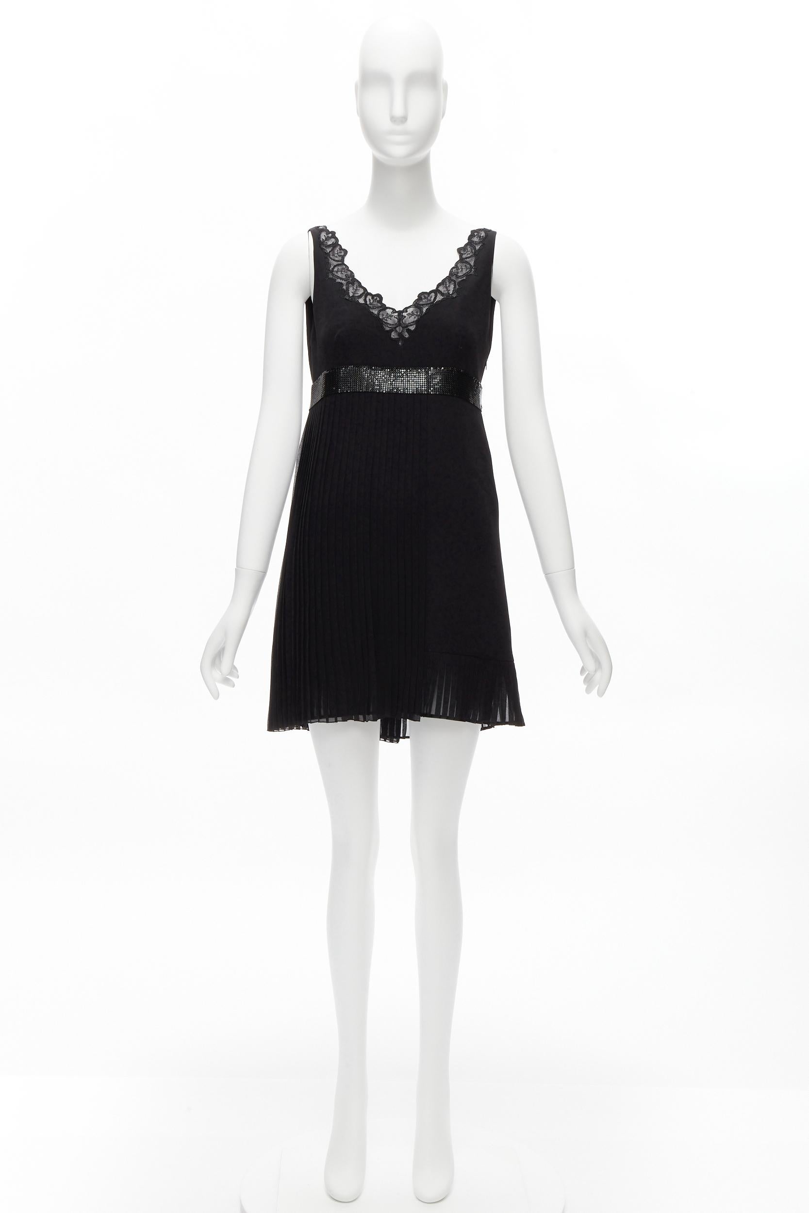 VERSACE 2015 black silk lace V-neck chainmail trim pleated mini dress IT40 S For Sale 5