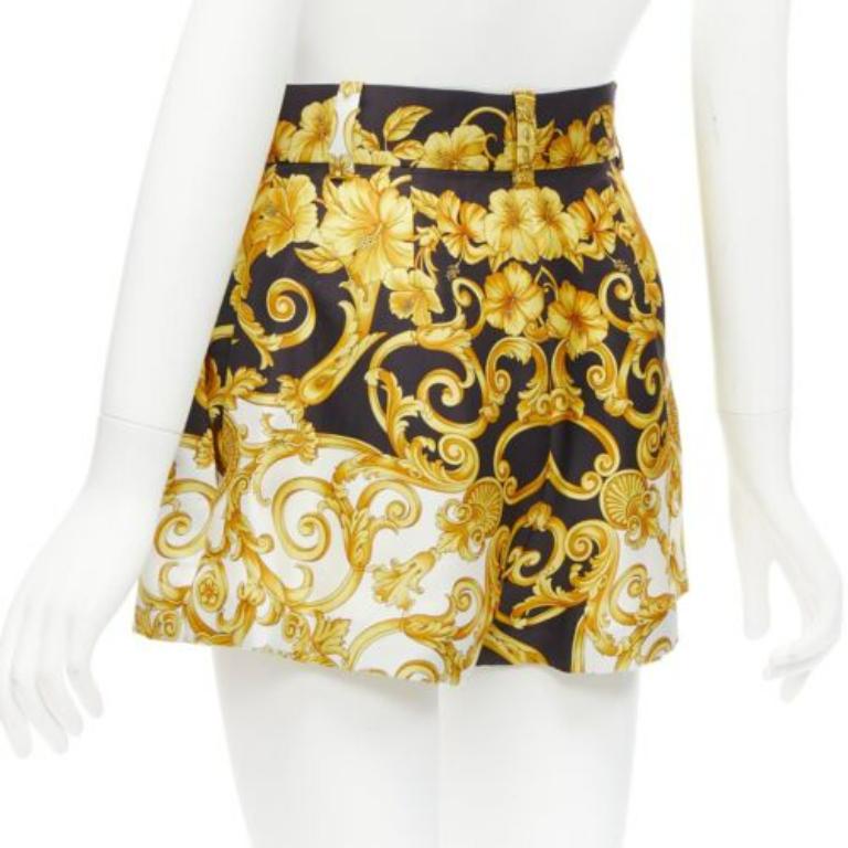 Women's VERSACE 2018 Tribute 100% silk Barocco Hibiscus print high waist shorts IT38 XS For Sale