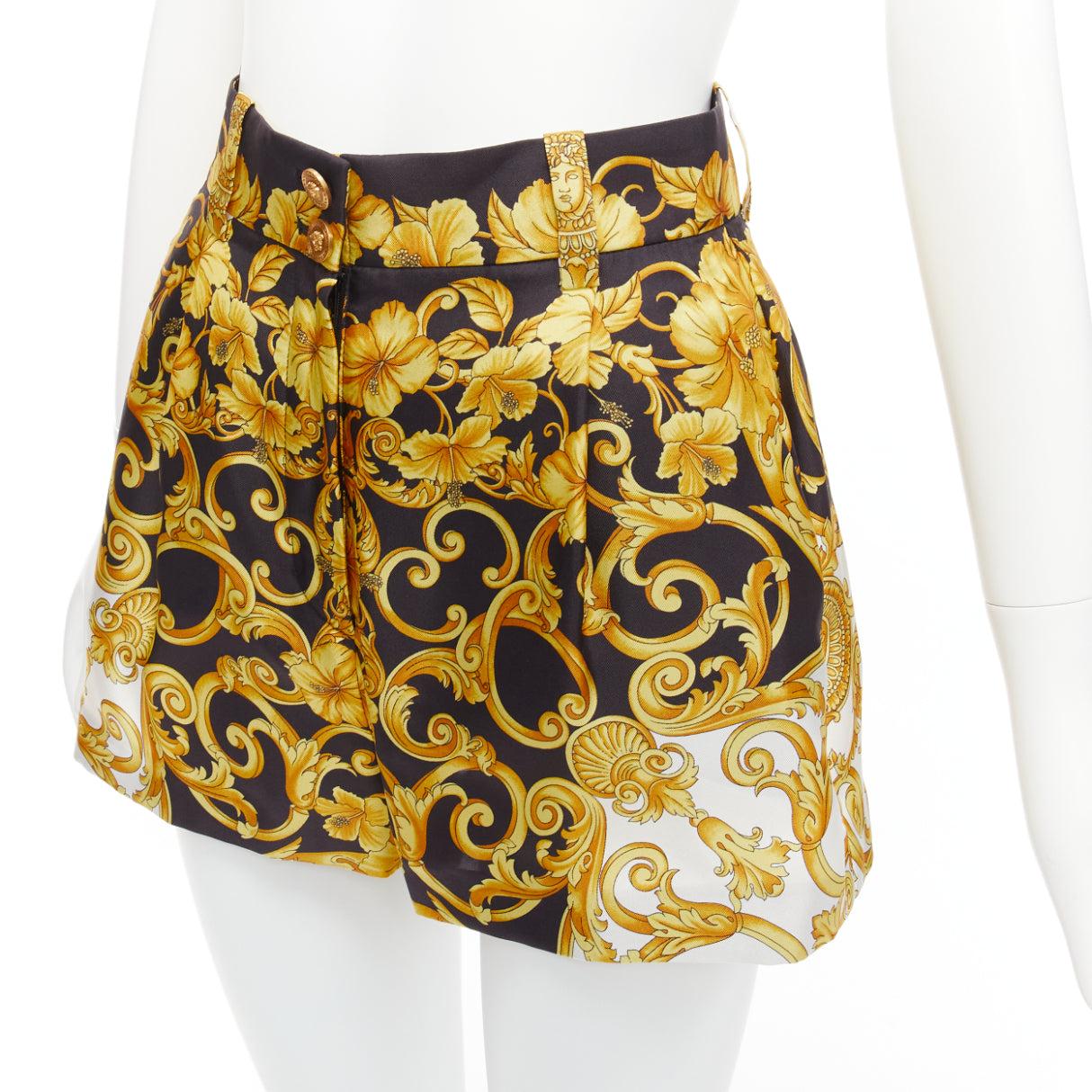 VERSACE 2018 Tribute 100% silk Barocco Hibiscus print high waist shorts IT38 XS For Sale 3