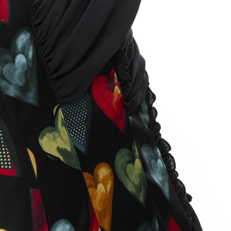 VERSACE 2019 Pasarela Jim Dine vestido estampado corazón imperdible dorado IT38 XS en venta 4