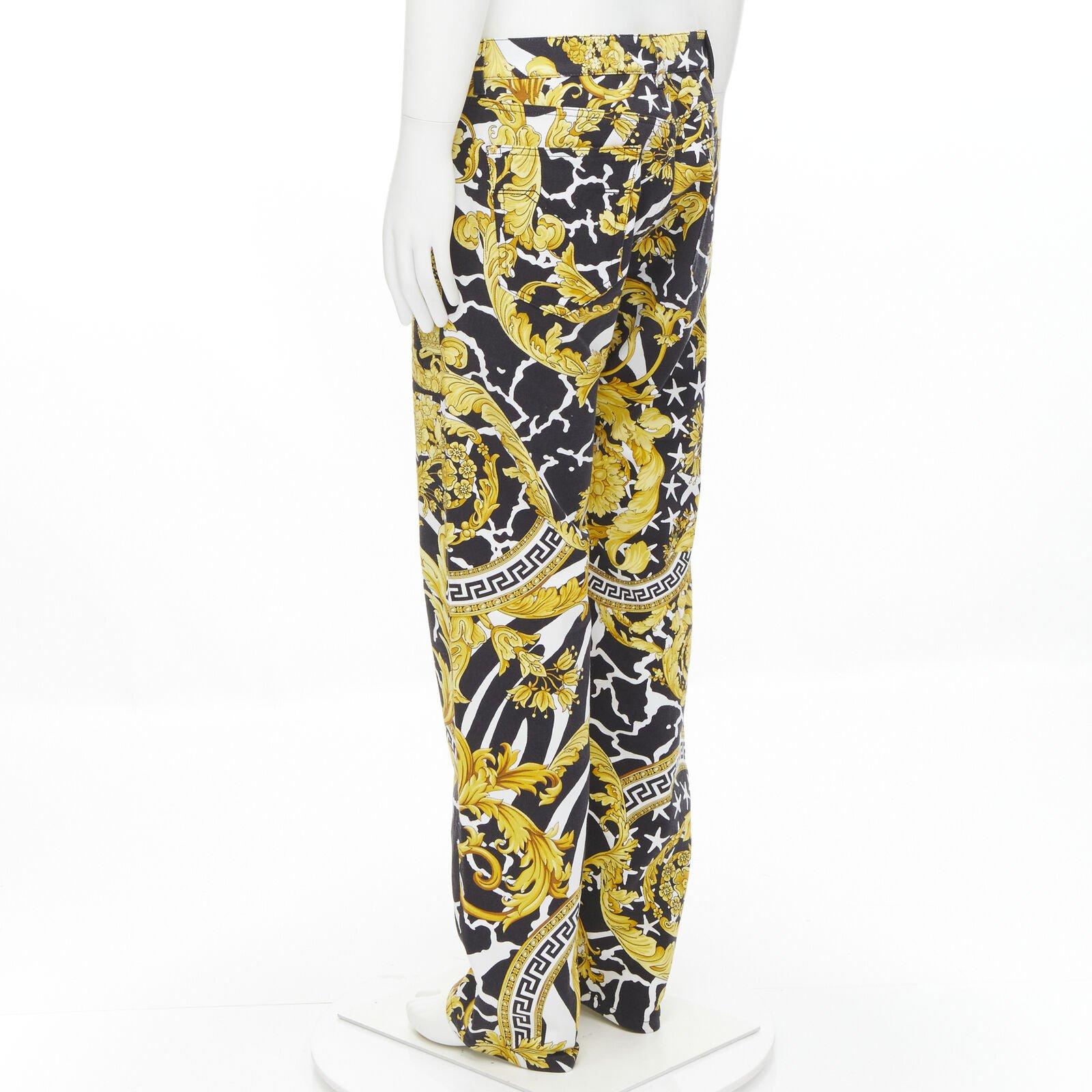 VERSACE 2019 Runway Savage Barocco jeans con borchie Medusa oro IT32 in vendita 1