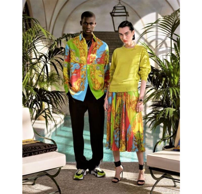 Yellow VERSACE 2020 Barocco Acanthus Pop Print Limited silk shirt EU38 XS For Sale