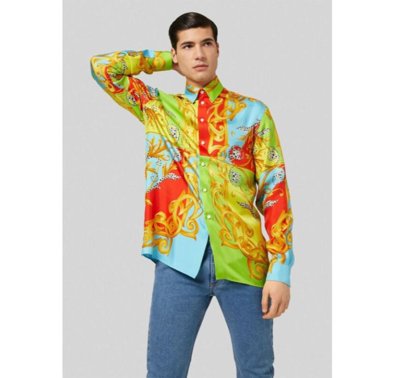 VERSACE 2020 Barocco Acanthus Pop Print Limited silk shirt EU38 XS In Excellent Condition For Sale In Hong Kong, NT