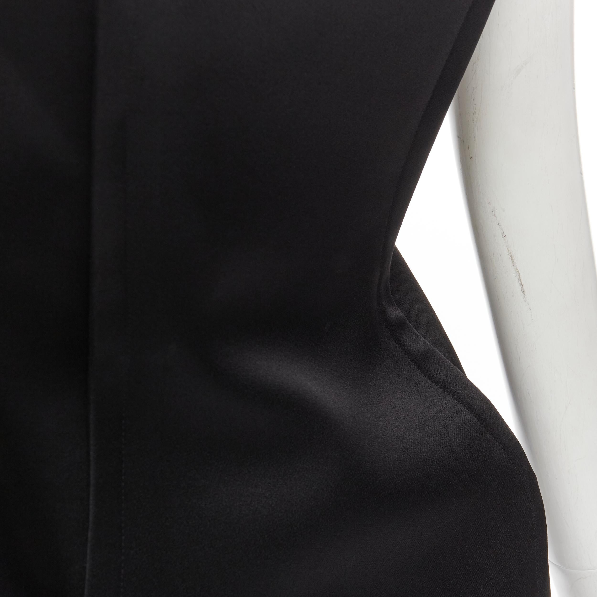 VERSACE 2020 black strapless corseted fitted mini party dress IT40 S
Reference: TGAS/C01786
Brand: Versace
Designer: Donatella Versace
Model: A88677 A219045 A1008
Collection: 2020
Material: Viscose, Blend
Color: Black
Pattern: Solid
Closure:
