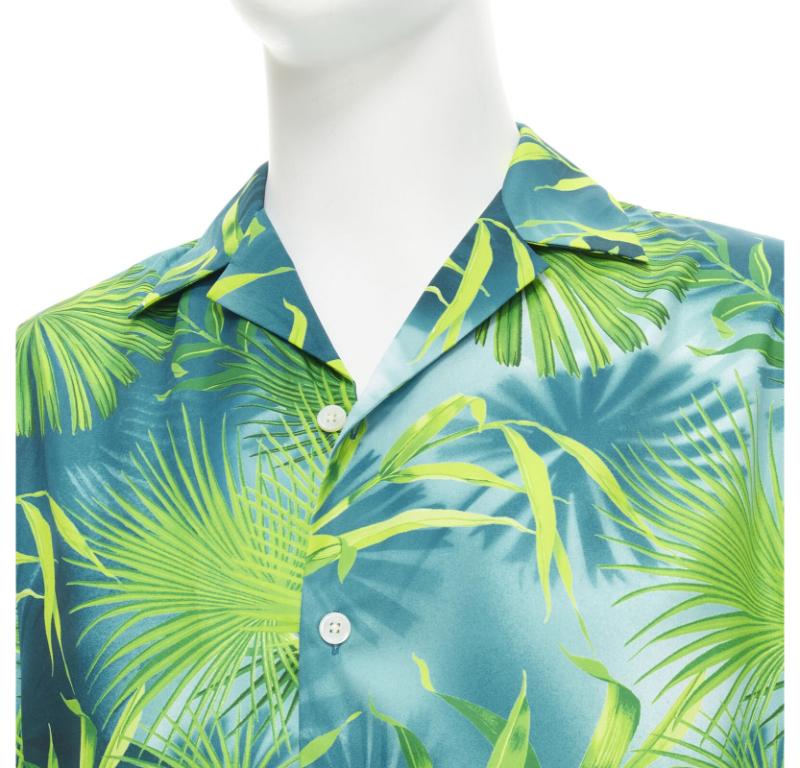 VERSACE 2020 Iconic JLo Jungle print green tropical print shirt EU41 XL
Reference: TGAS/C00937
Brand: Versace
Designer: Donatella Versace
Model: Jungle shirt
Collection: 2020 Jungle Collection
As seen on: Fedez, Robbie Williams
Material: