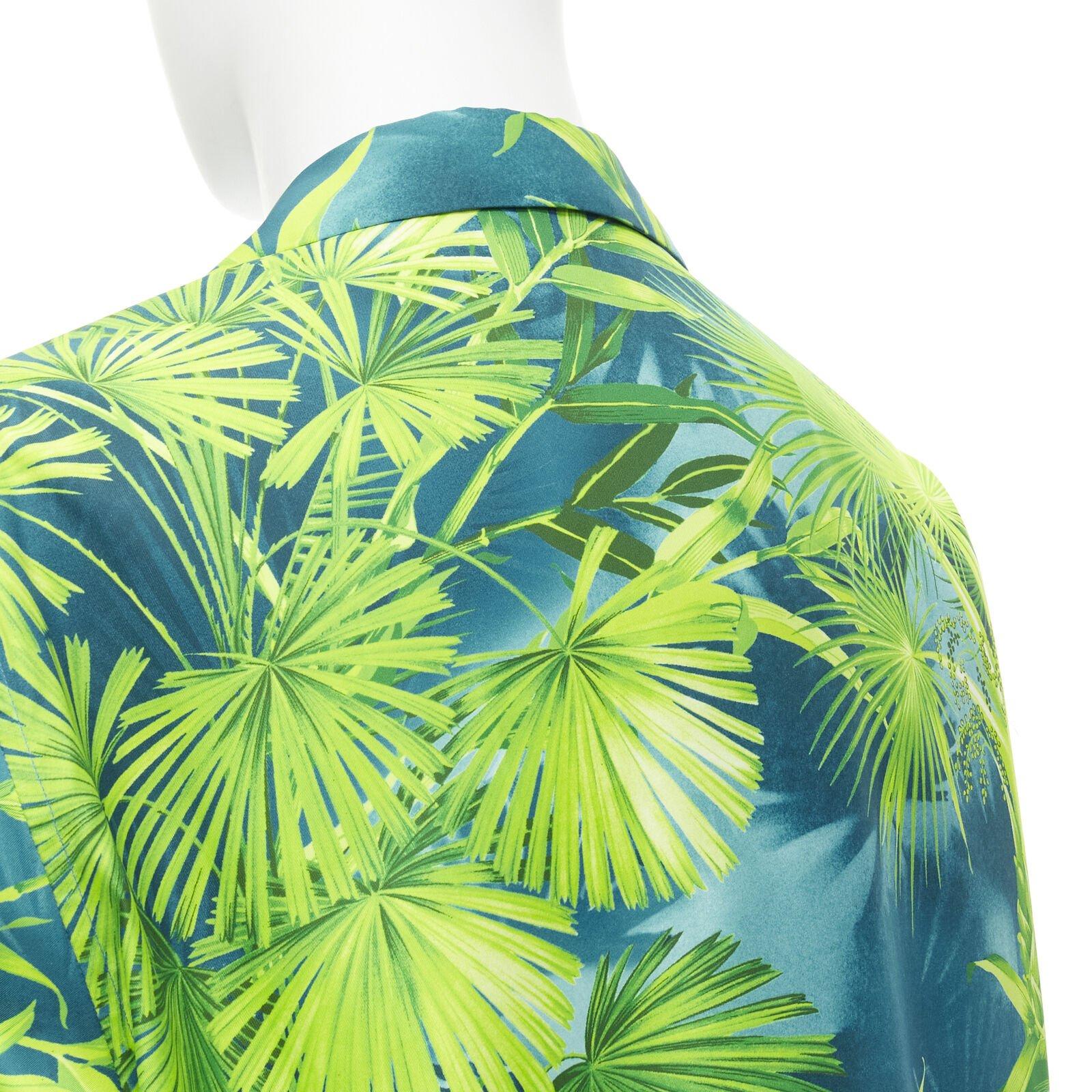VERSACE 2020 Iconique chemise JLo vert Jungle imprimé tropical EU41 XL en vente 4