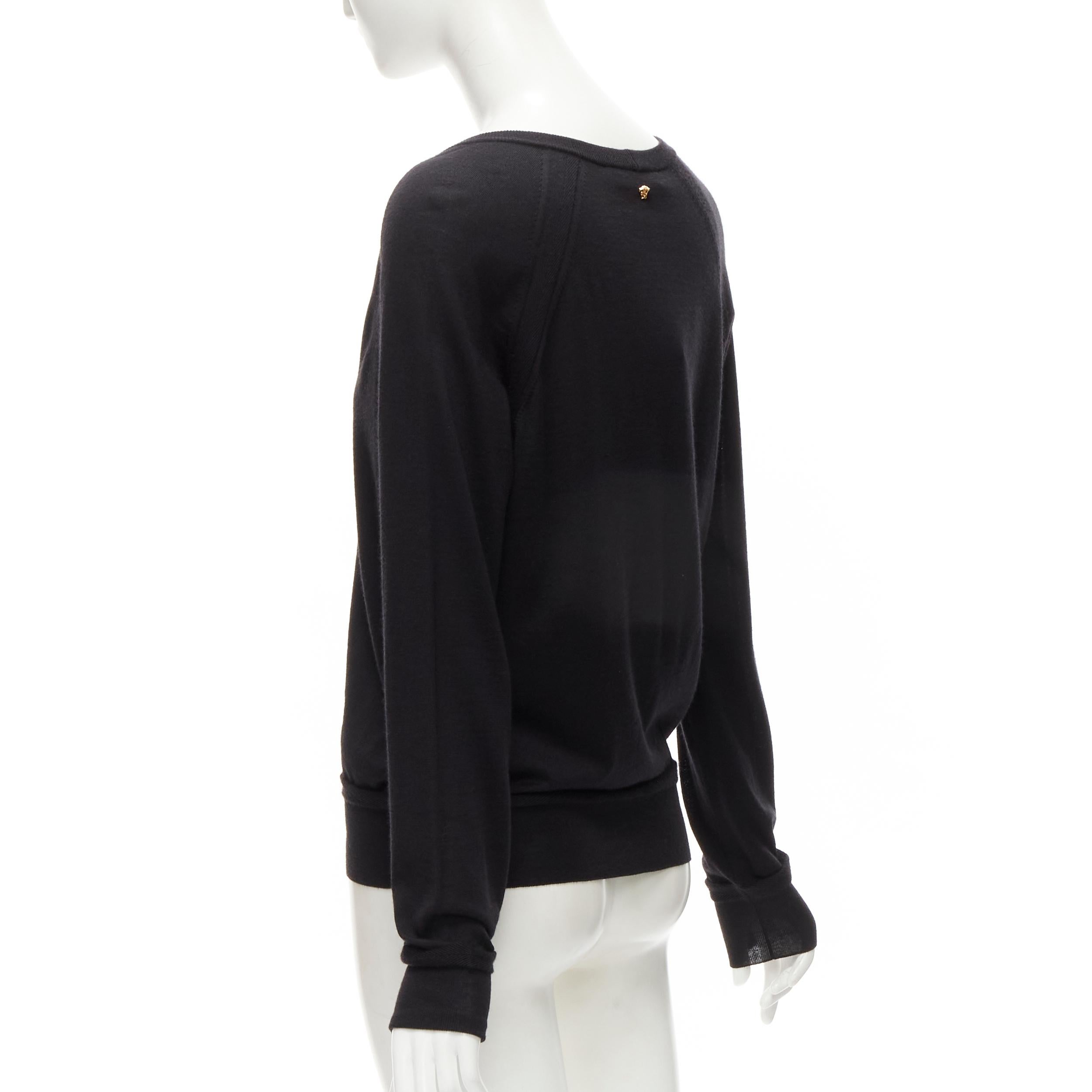 VERSACE 2020 - Cardigan Medusa à boutons en laine noire cashmere soie IT38 XS en vente 1
