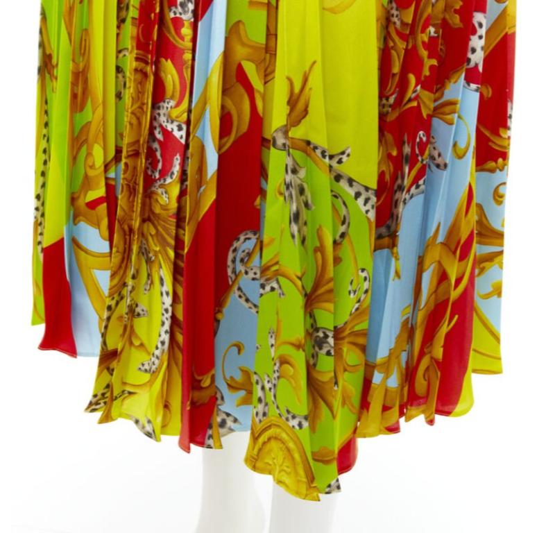 VERSACE 2020 Gonna midi plissettata Barocco Acanthus Pop Medusa IT38 XS in vendita 2