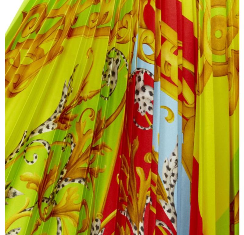 VERSACE 2020 Gonna midi plissettata Barocco Acanthus Pop Medusa IT38 XS in vendita 3