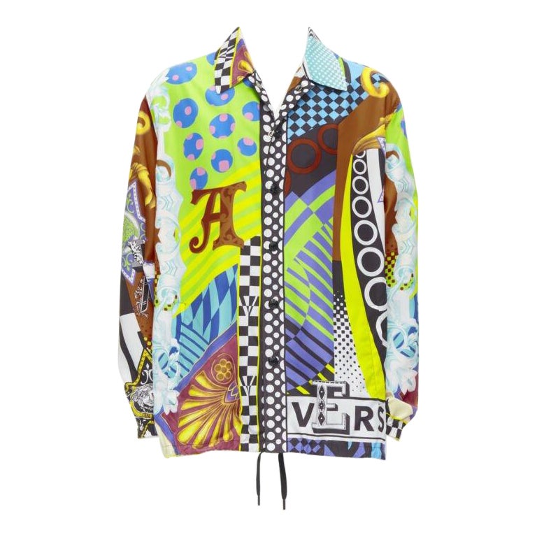 VERSACE 2020 Laufsteg Pop Temple Print Nylon-Windbreaker-Hemdjacke IT48 M im Angebot