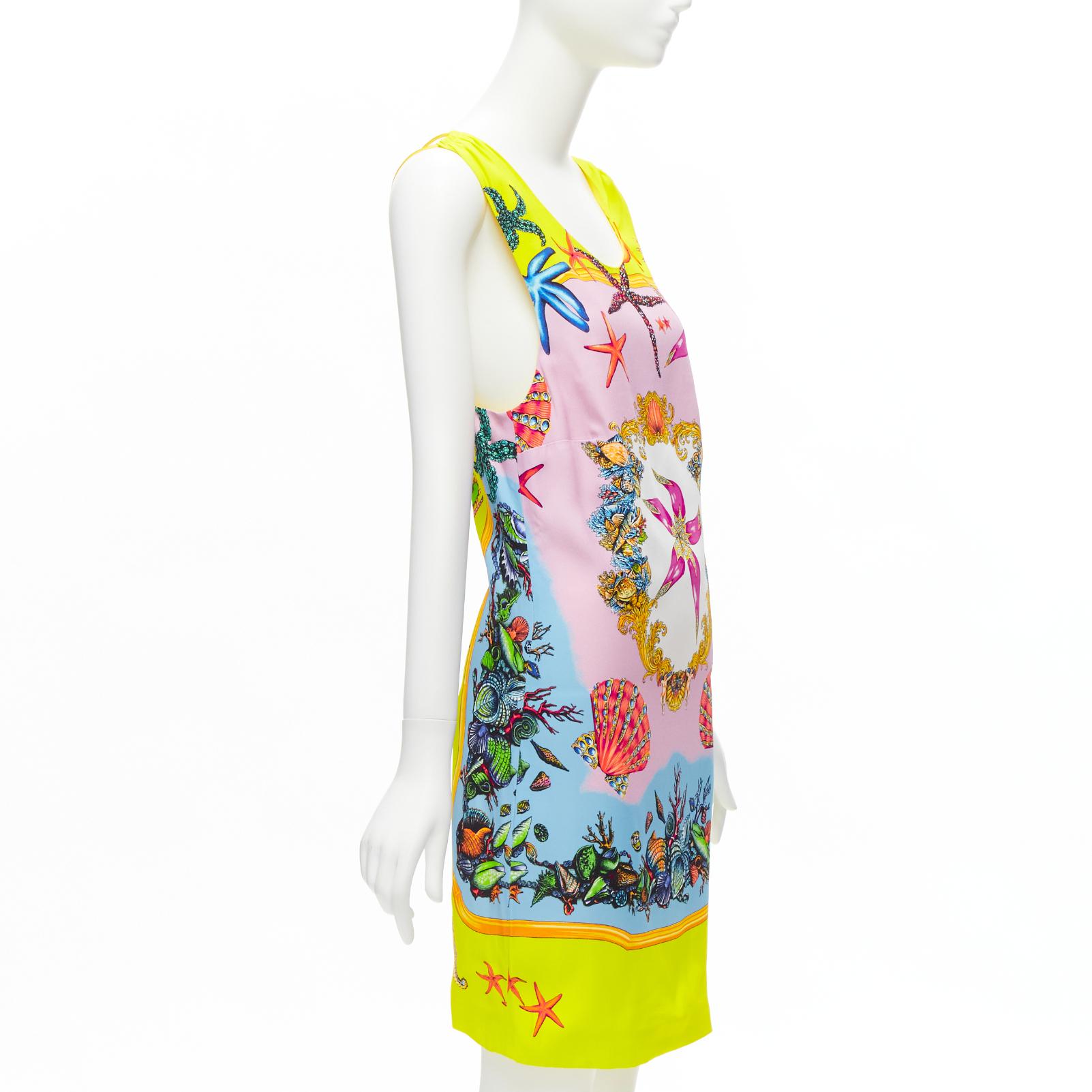 VERSACE 2020 Tresor De La Mer signature starfish print yellow dress IT38 XS
Reference: TGAS/D00365
Brand: Versace
Designer: Donatella Versace
Collection: 2020 Tresor De La Mer
Material: Viscose
Color: Yellow, Pink
Pattern: Starfish
Closure:
