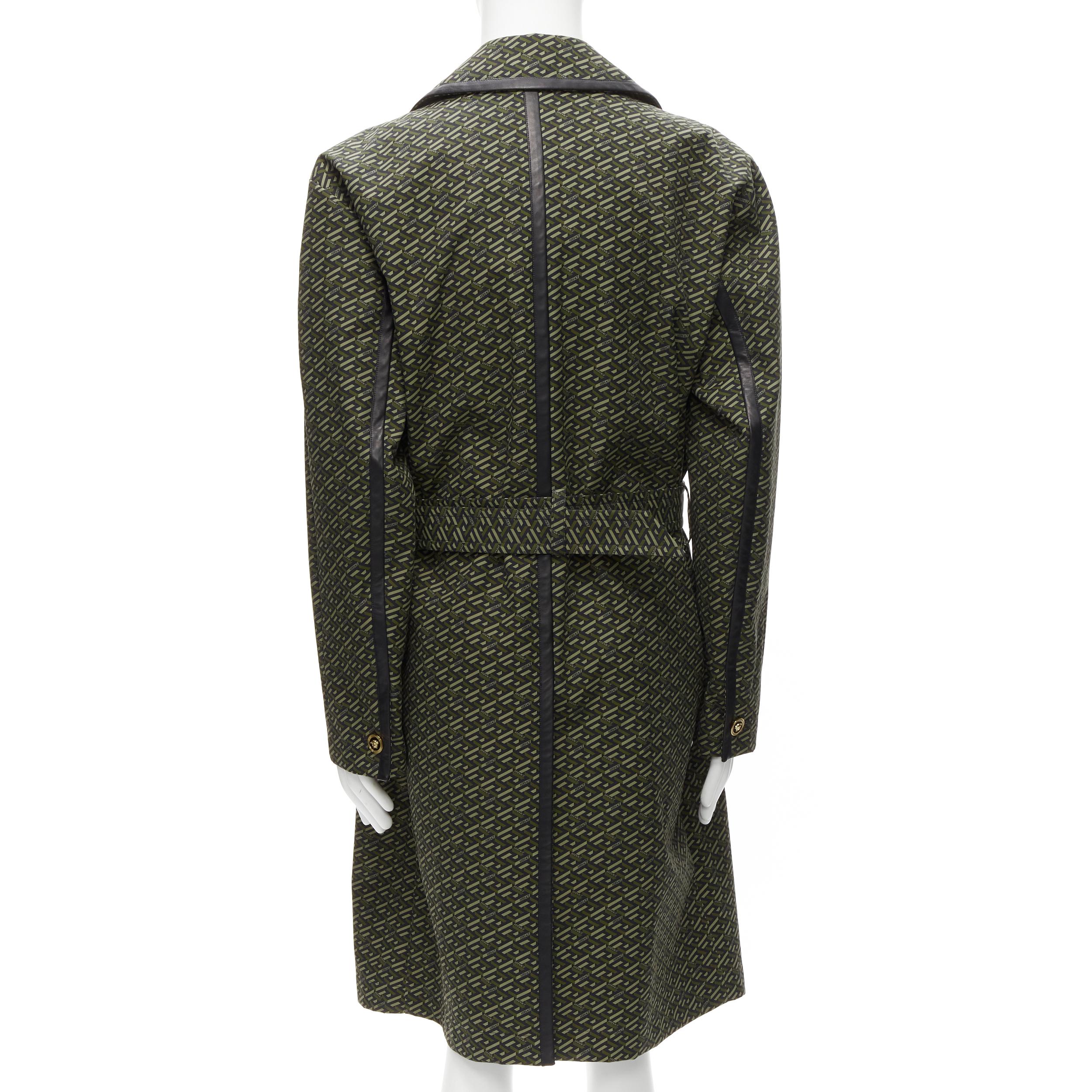 Uomo VERSACE 2021 La Greene & Greene verde in pelle grafica Medusa Mac trench IT52 XL in vendita