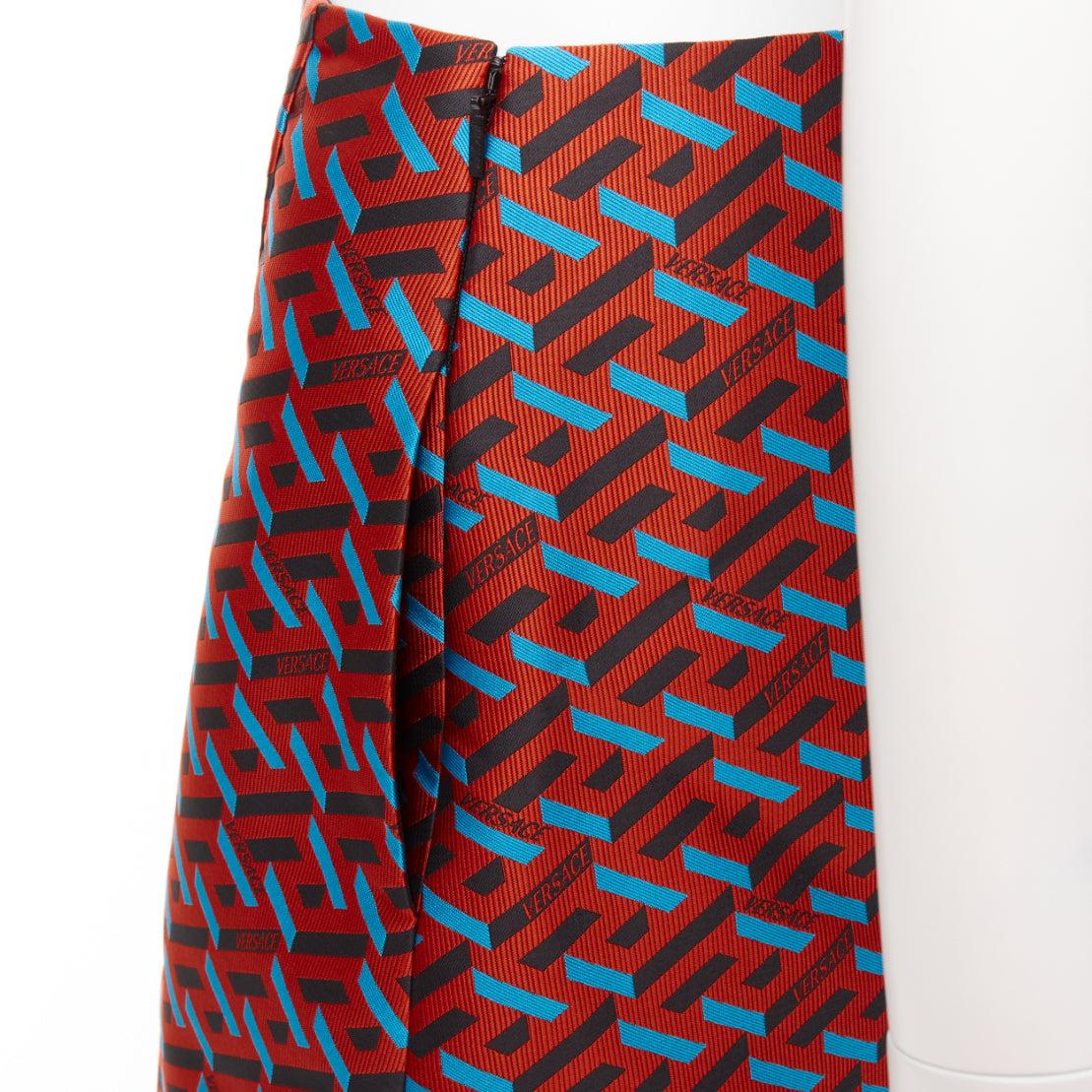 VERSACE 2021 La Greca red blue black logo geometric split mini skirt IT36 XXS For Sale 2