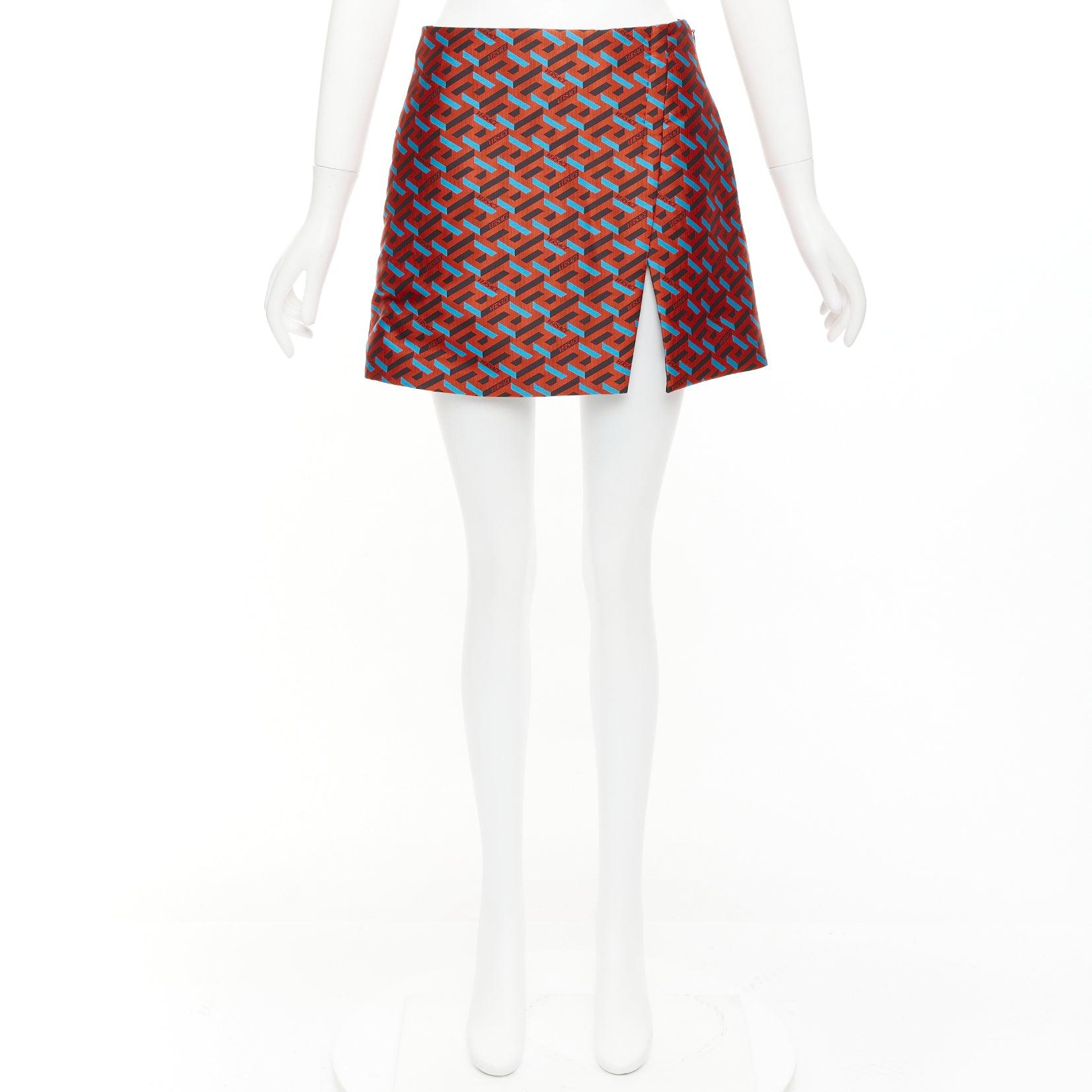VERSACE 2021 La Greca red blue black logo geometric split mini skirt IT36 XXS For Sale 4