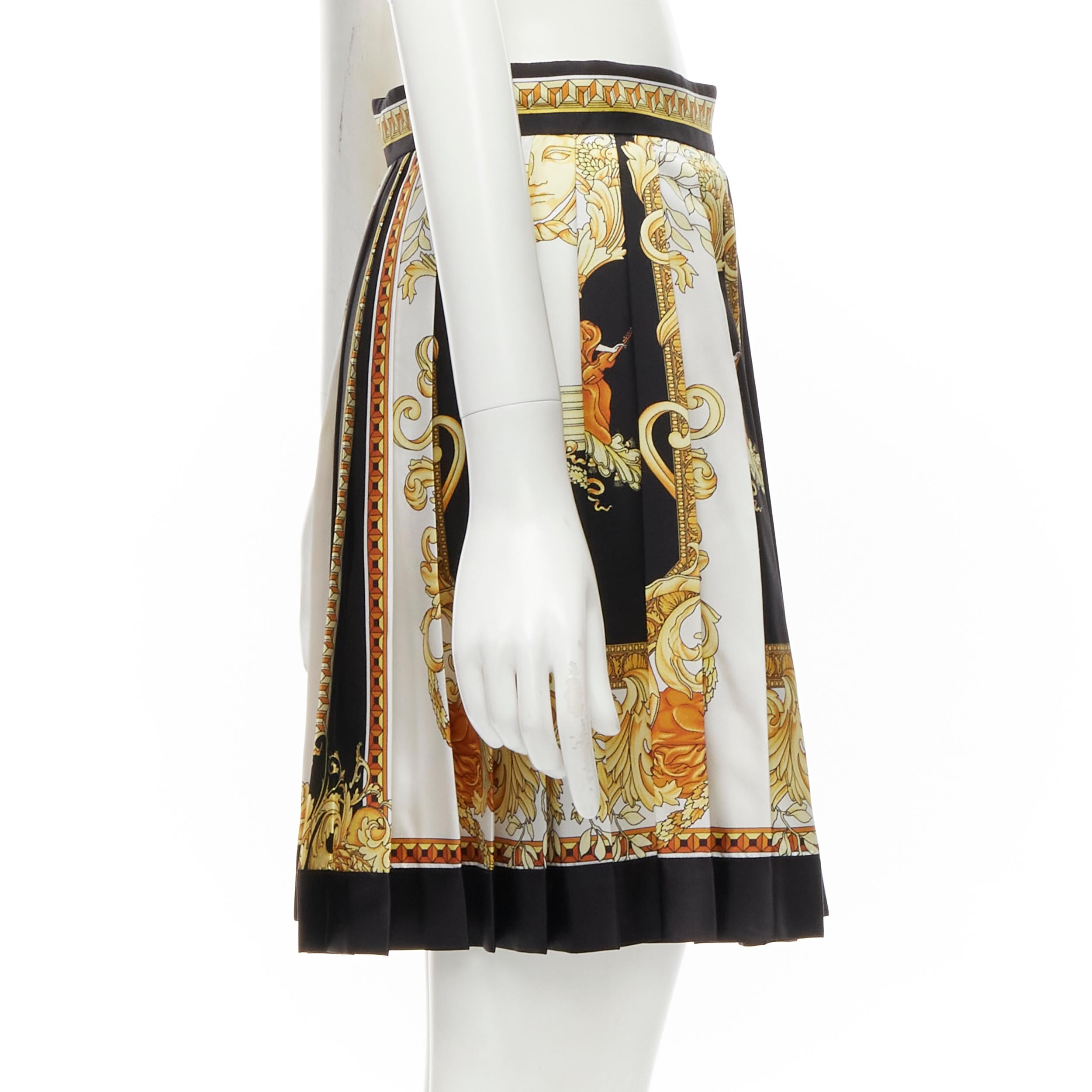VERSACE 2021 Renaissance Barocco black gold silk pleated skirt IT40 S In Excellent Condition For Sale In Hong Kong, NT