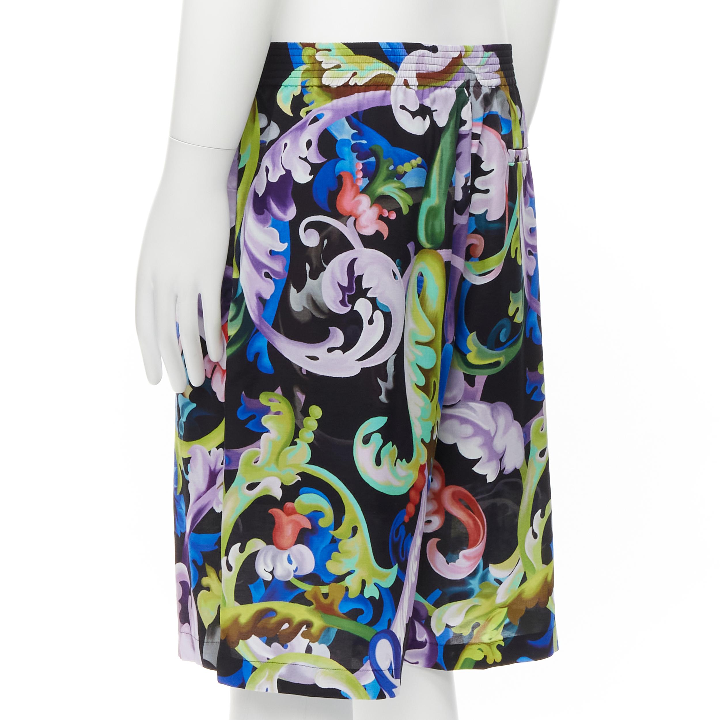 Men's VERSACE 2021 Runway Baroccoflage floral baroque wide shorts IT50 L For Sale