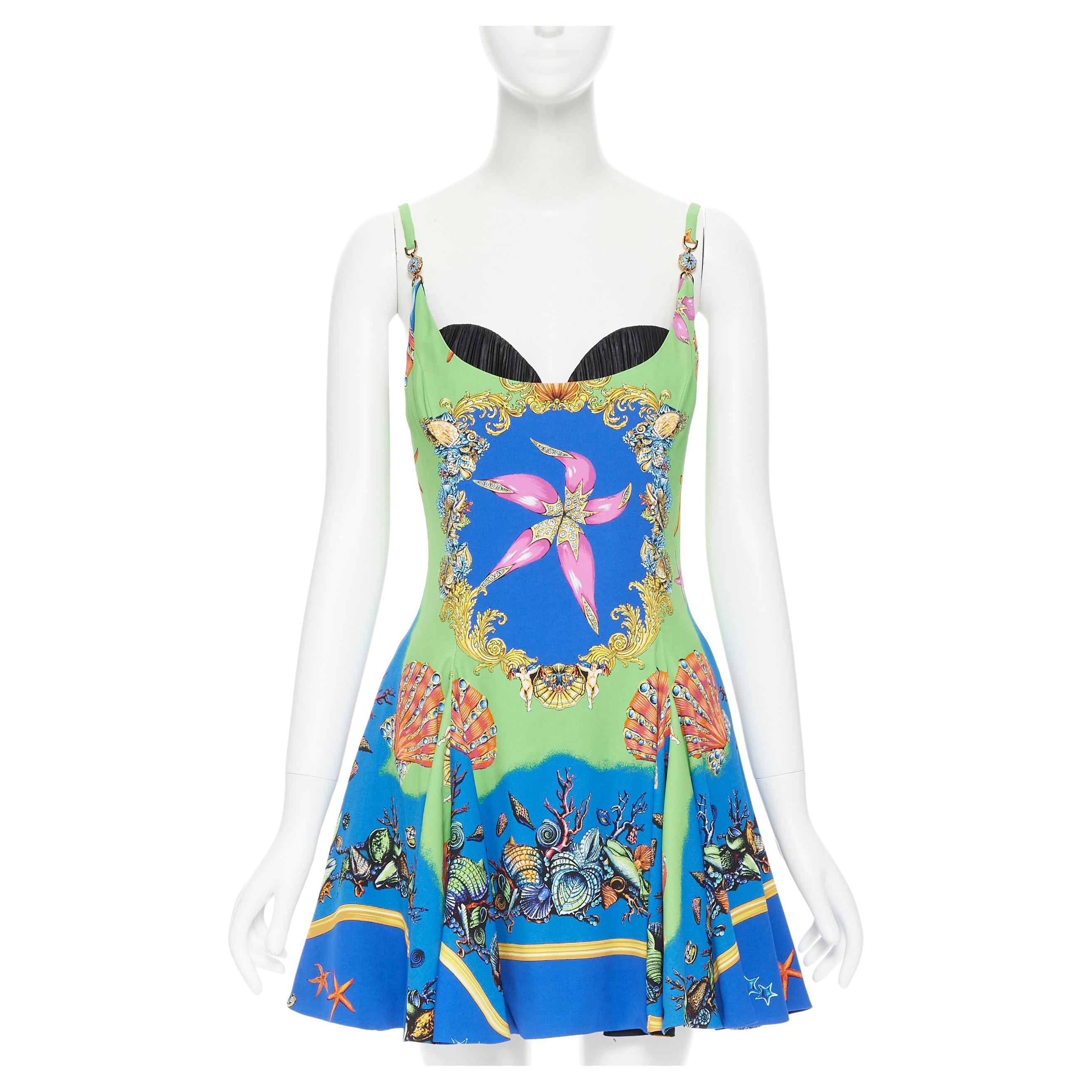VERSACE 2021 Pasarela Tresor De La Mer verde Vestido acampanado Medusa IT40 S en venta