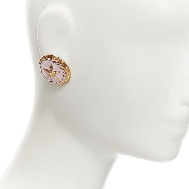 VERSACE 2021 Runway Tresor De La Mer pink enamel gold Greca starfish earring
Reference: TGAS/C00697
Brand: Versace
Designer: Donatella Versace
Model: DG2I104 DJMS 4J000
Collection: Spring Summer 2021 Tresor De La Mer - Runway
Material: Metal
Color: