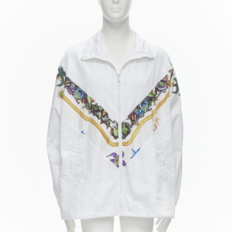 VERSACE 2021 Tresor De La Mer Seidenjacke mit weißem Seesterne-Druck IT52 XL (Grau) im Angebot