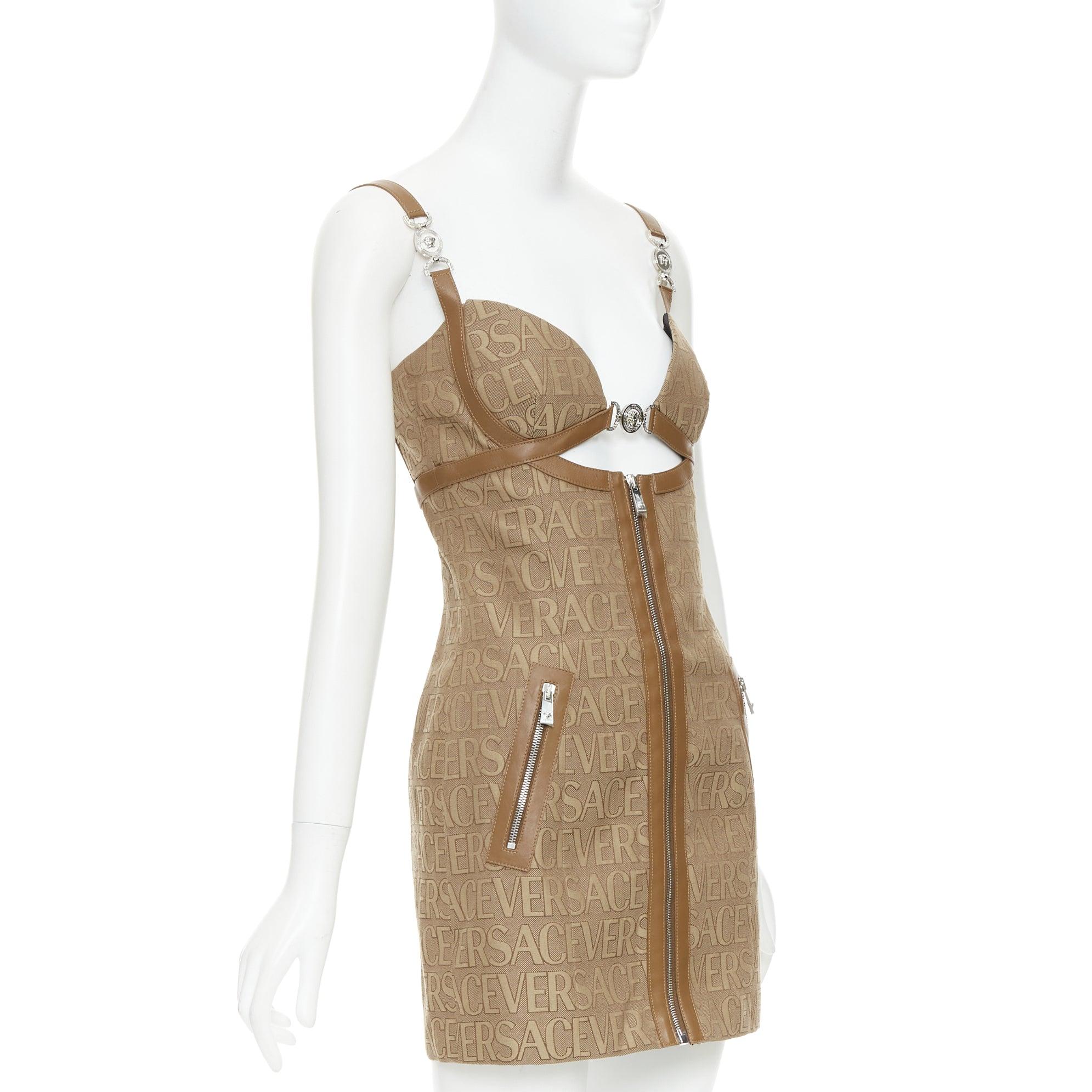 Marron VERSACE 2023 marron jacquard 90s logo Medusa robe bondage IT38 XS en vente