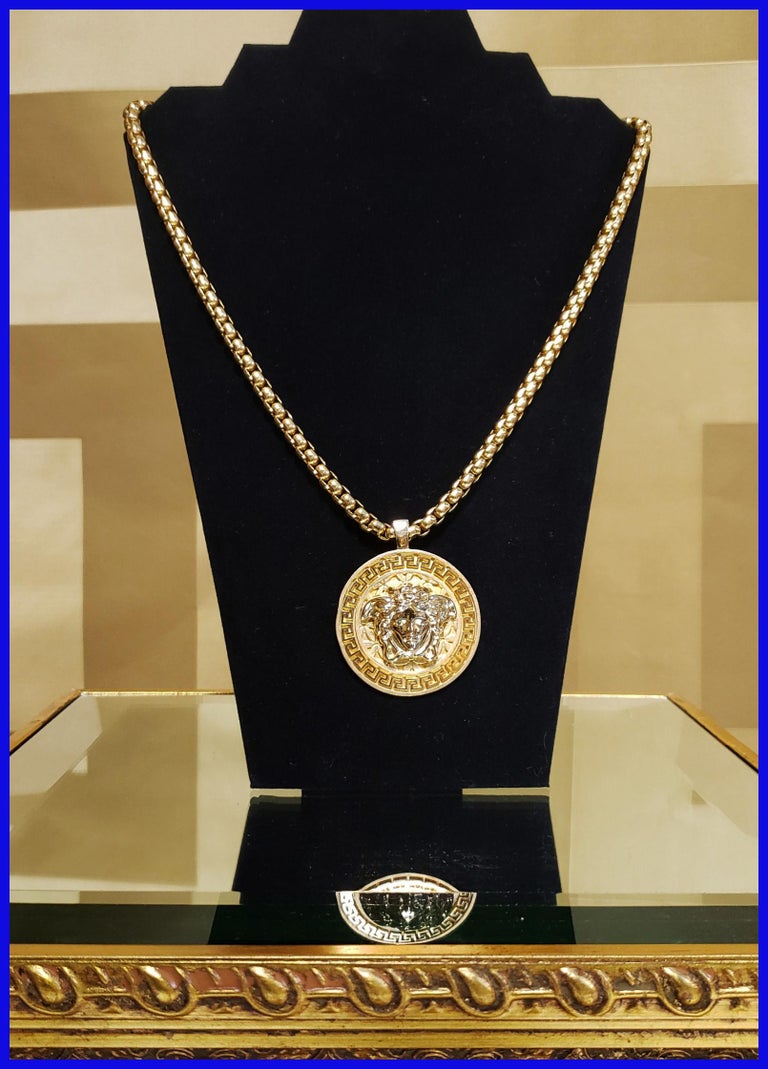 VERSACE 24K GOLD MEDUSA MEDALLION CHAIN NECKLACE New For Sale at 1stDibs