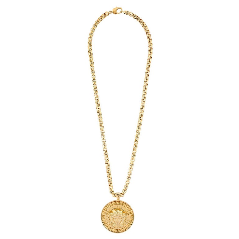 NEW VERSACE 24K GOLD PLATED MEDUSA MEDALLION CHAIN Necklace For Sale at  1stDibs | gold medallion necklace 24k, 24k gold medallion, versace gold  medallion