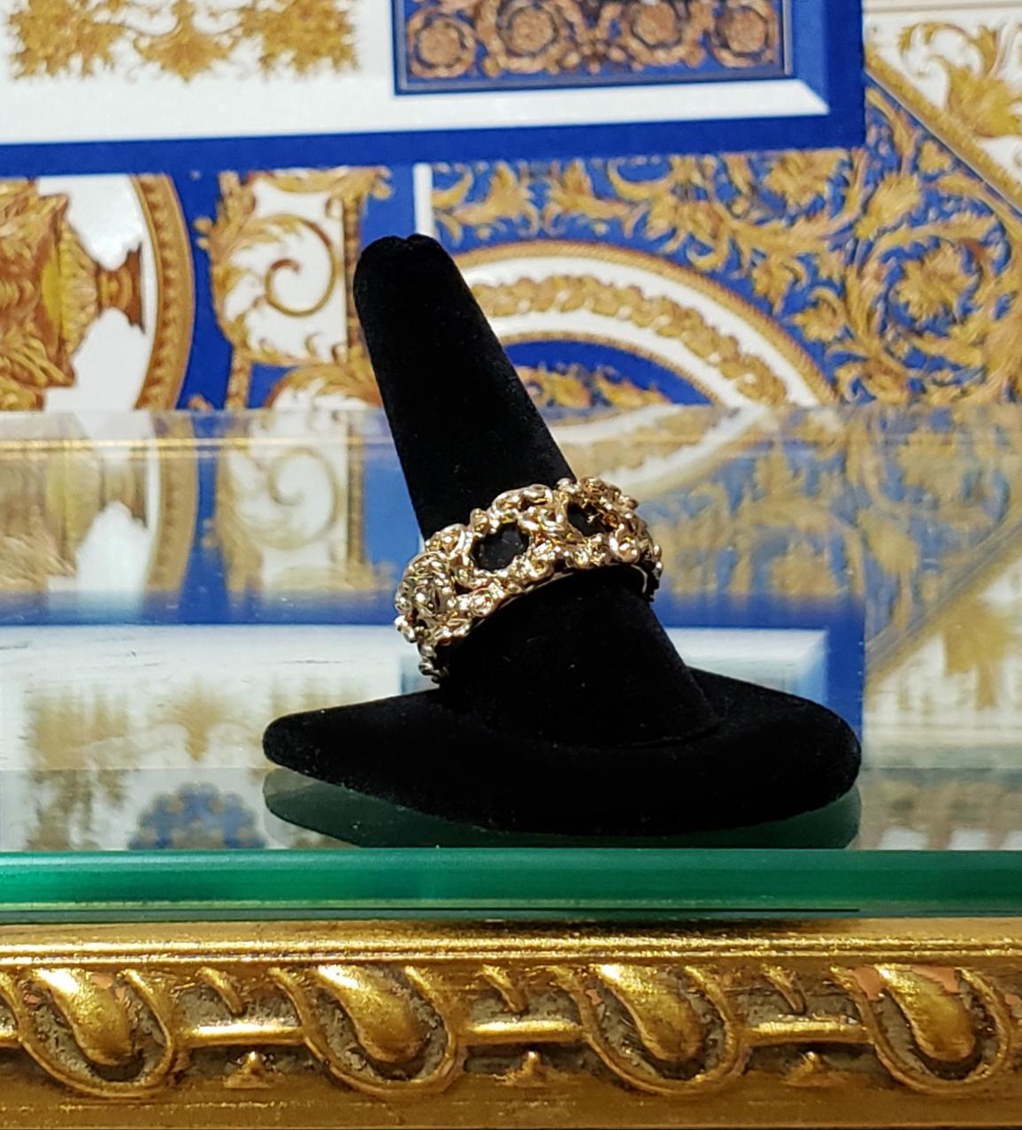 VERSACE 24K GOLD PLATED MEDUSA RING w/BLACK INSERTS size 10 In New Condition For Sale In Montgomery, TX