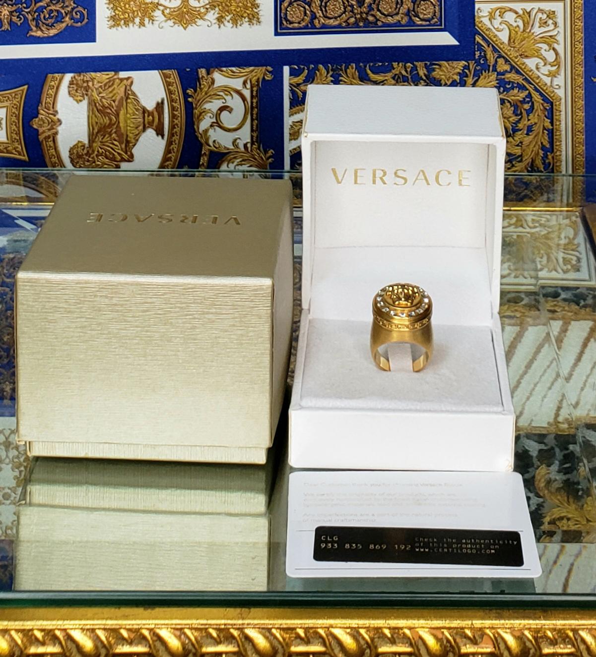 VERSACE 24K BRUSHED GOLD PLATED MEDUSA WHITE CRYSTAL RING size 9 2