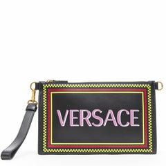 VERSACE 90s Grafik Logo schwarz Kalb Reißverschluss Tasche Crossbody Clutch Tasche