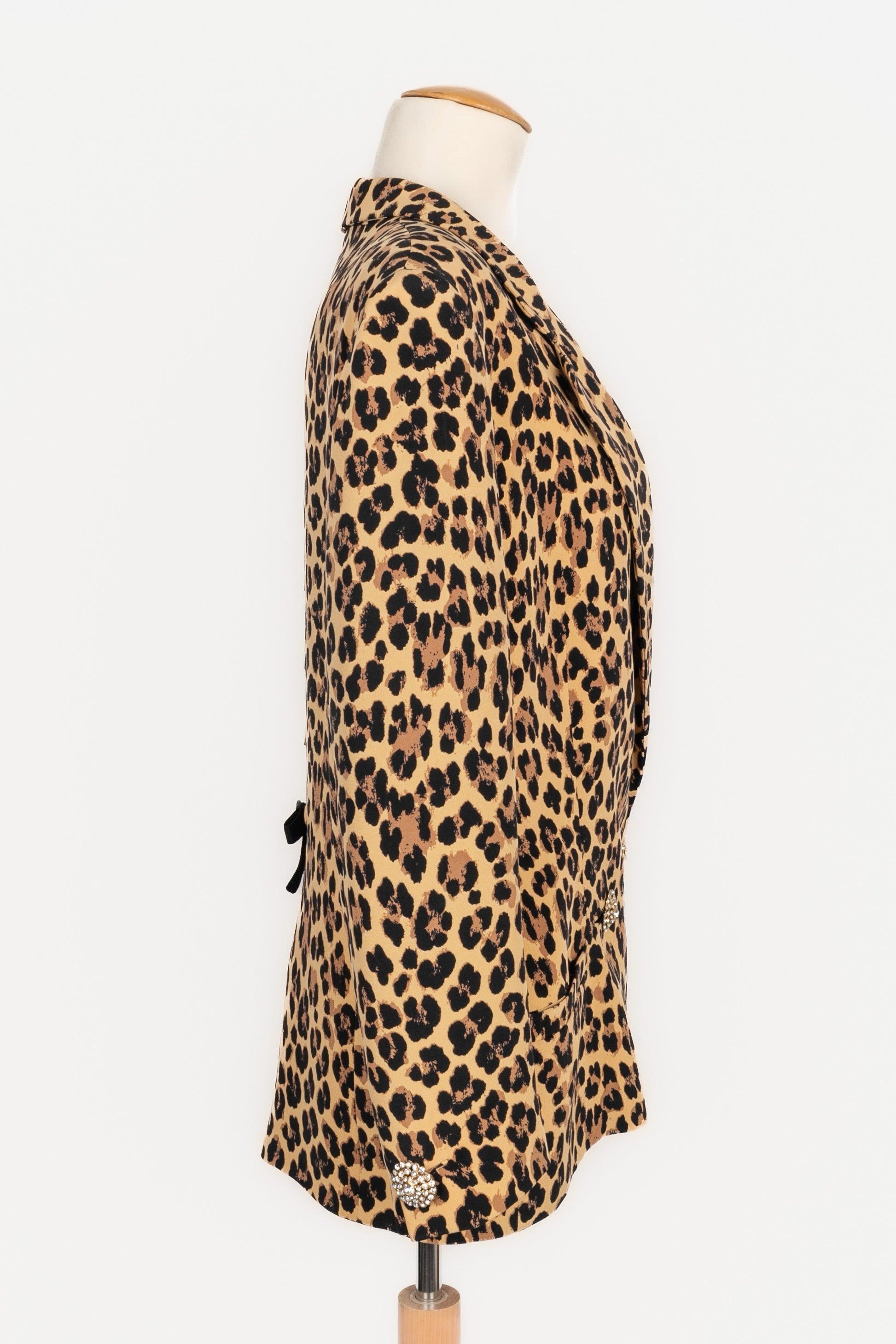 Versace Animal Print Leopard Jacket In Excellent Condition For Sale In SAINT-OUEN-SUR-SEINE, FR