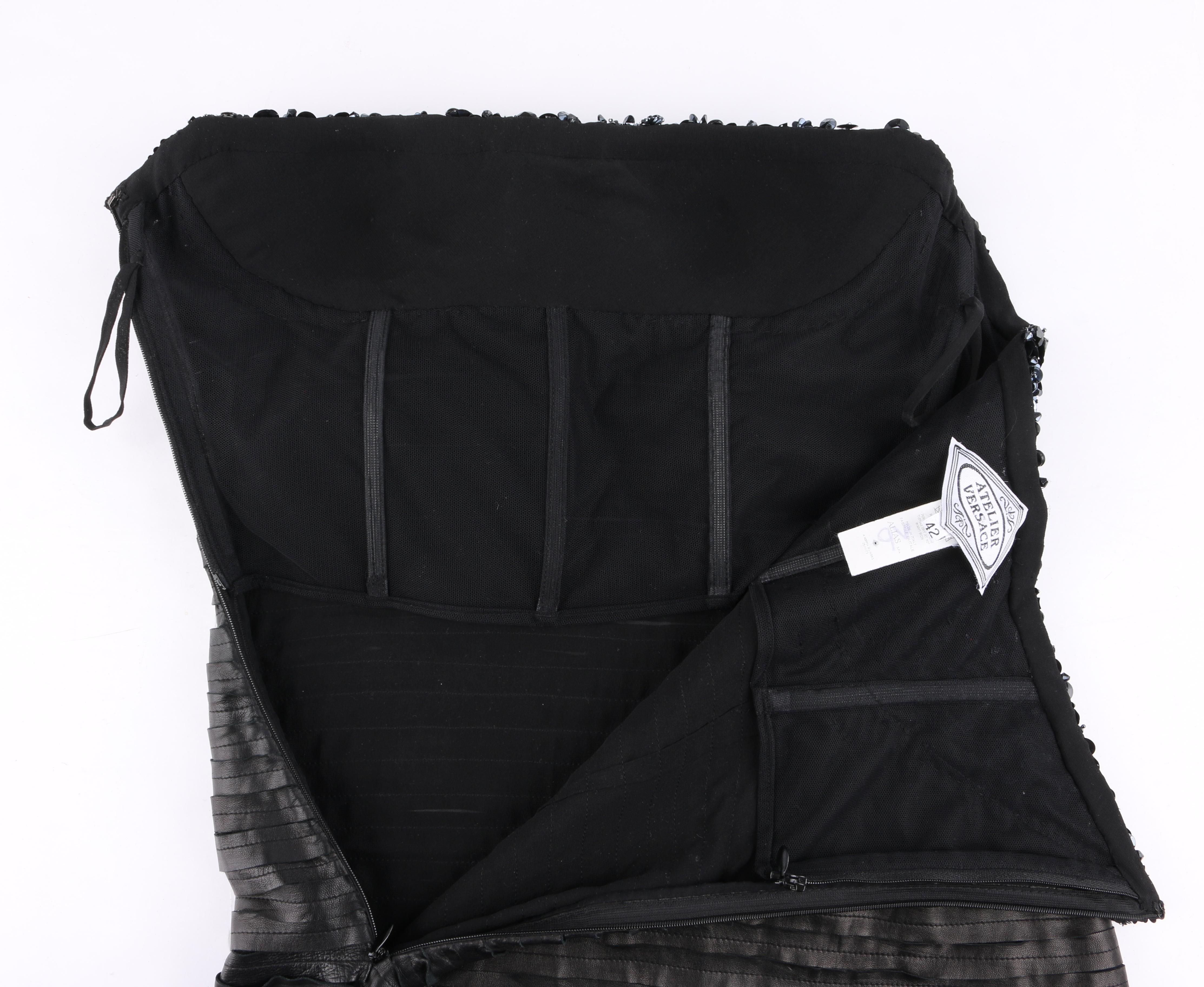 Versace Atelier - Robe corset sans bretelles en cuir noir avec perles et sequins, automne-hiver 2005  en vente 3