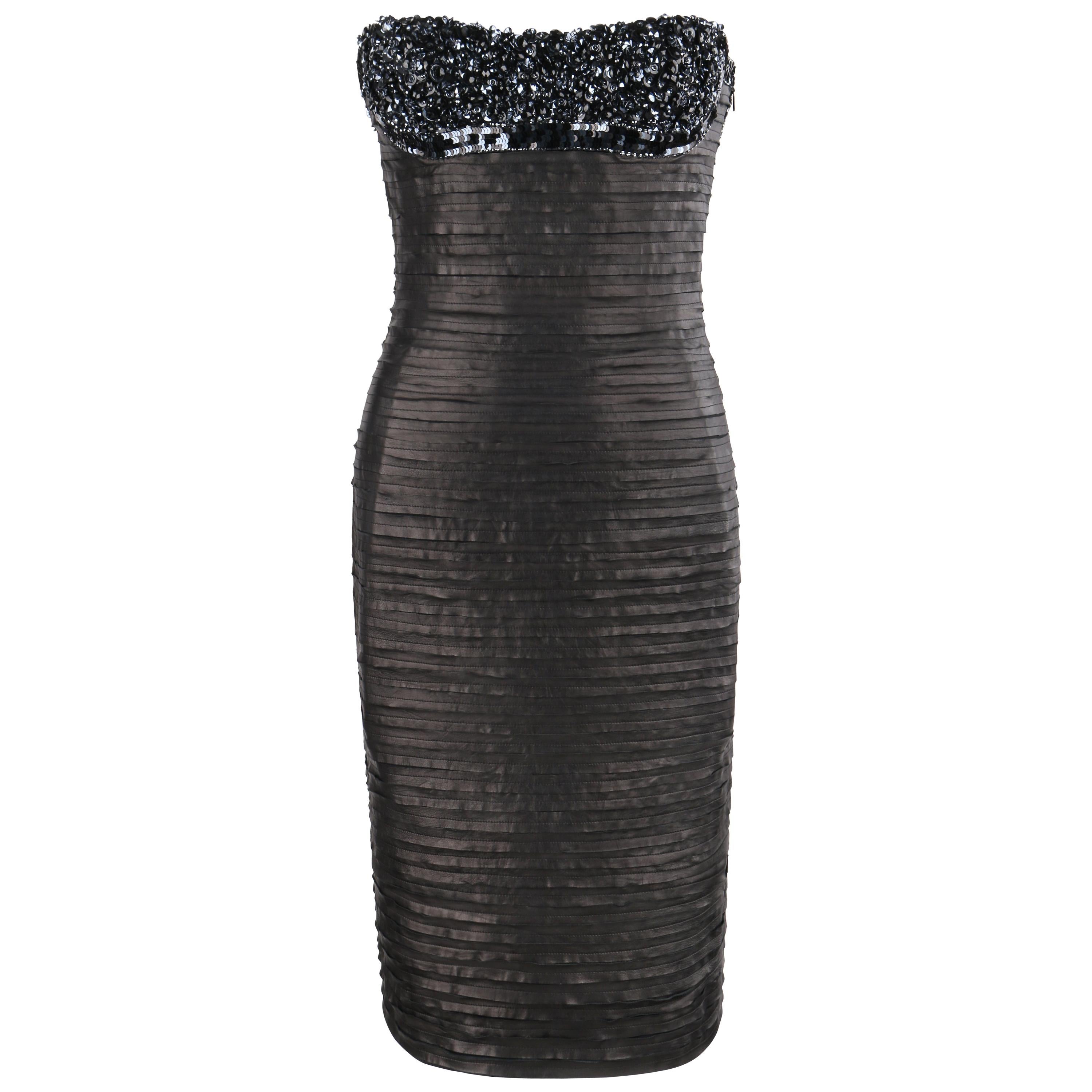 Versace Atelier - Robe corset sans bretelles en cuir noir avec perles et sequins, automne-hiver 2005  en vente