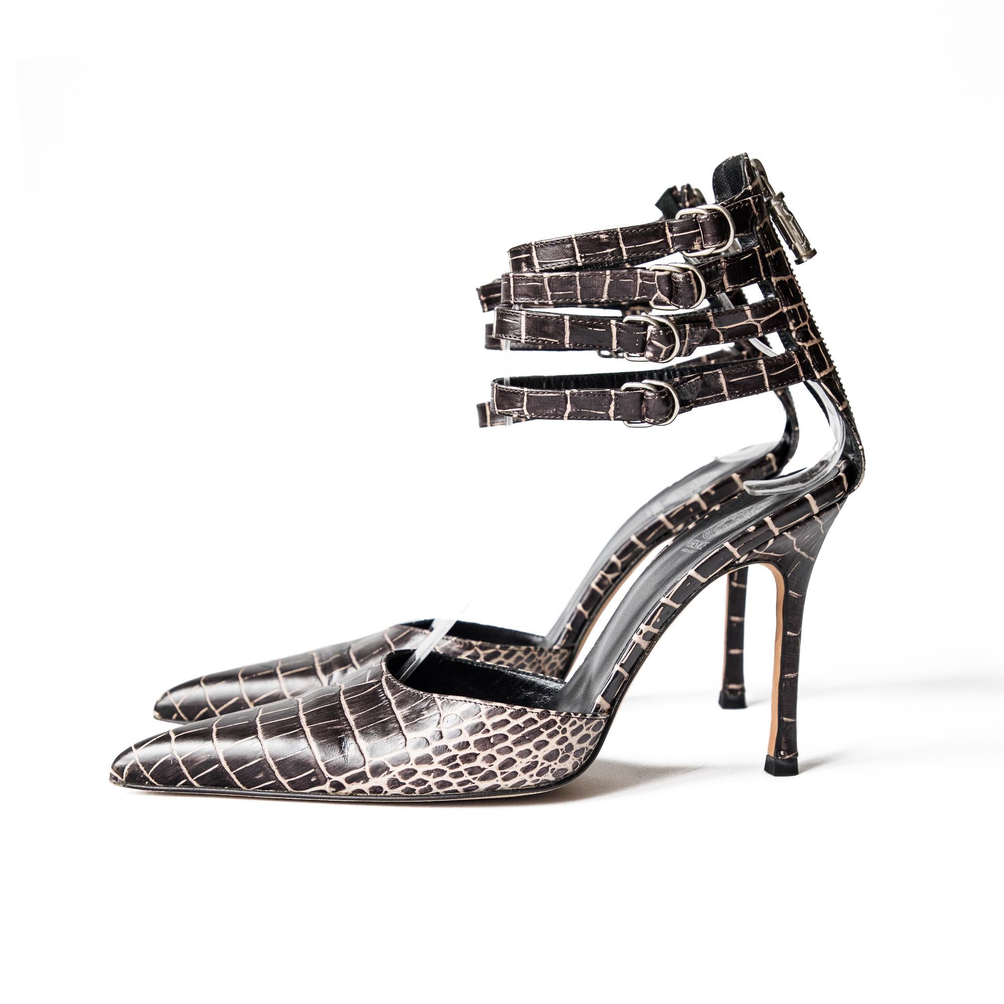 Noir Versace Runway A/W 2003 - Talons pointus en crocodile taille 39 en vente