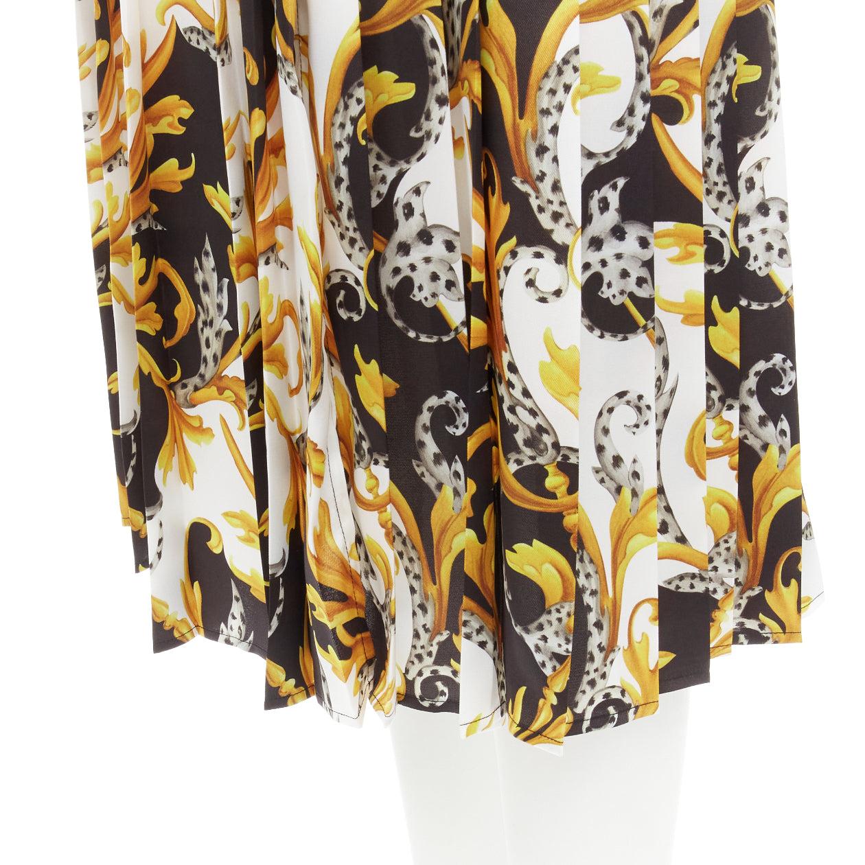 VERSACE Barocco Acanthus black gold print pleated high slit skirt IT36 XS For Sale 2