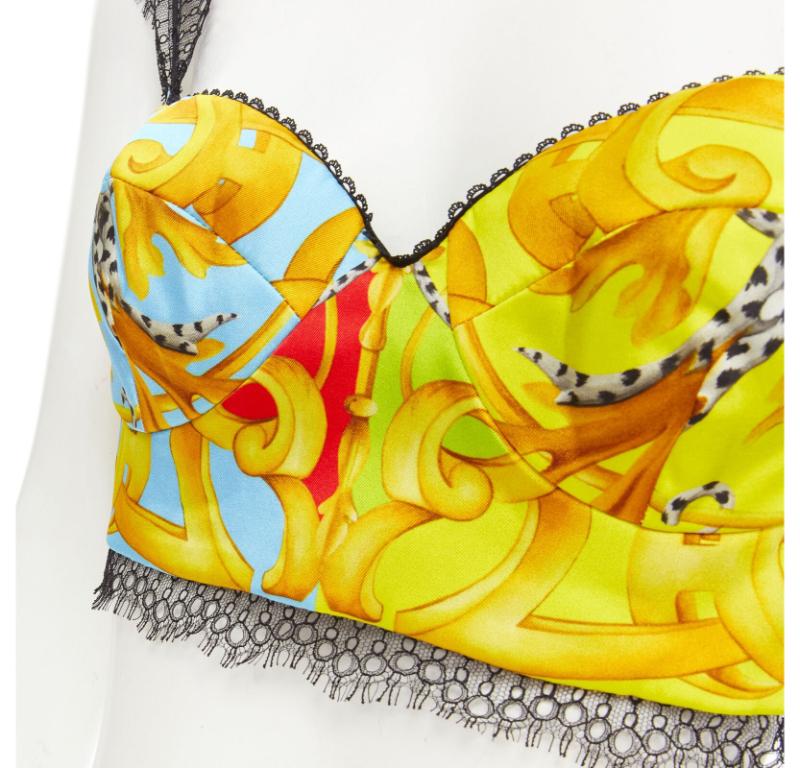 VERSACE Barocco Acanthus Pop print lace trim boned bustier bra top IT38 XS
Reference: TGAS/C01012
Brand: Versace
Designer: Donatella Versace
Model: A78760 A236443 A7000
Collection: Pop Acanthus Barocco
Material: Polyester
Color: Multicolour
Pattern: