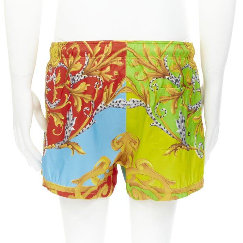 VERSACE Barocco Acanthus Pop print swim trunk short IT5 L Pour hommes en vente